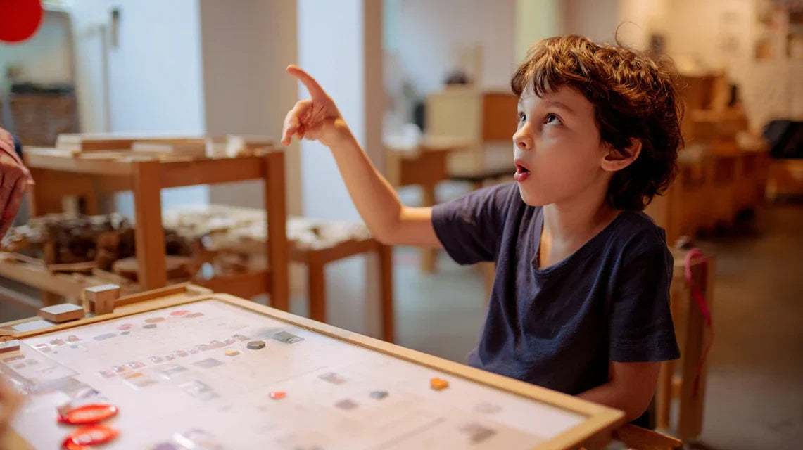Comment l'art mural améliore l'apprentissage : guide visuel pour enfants