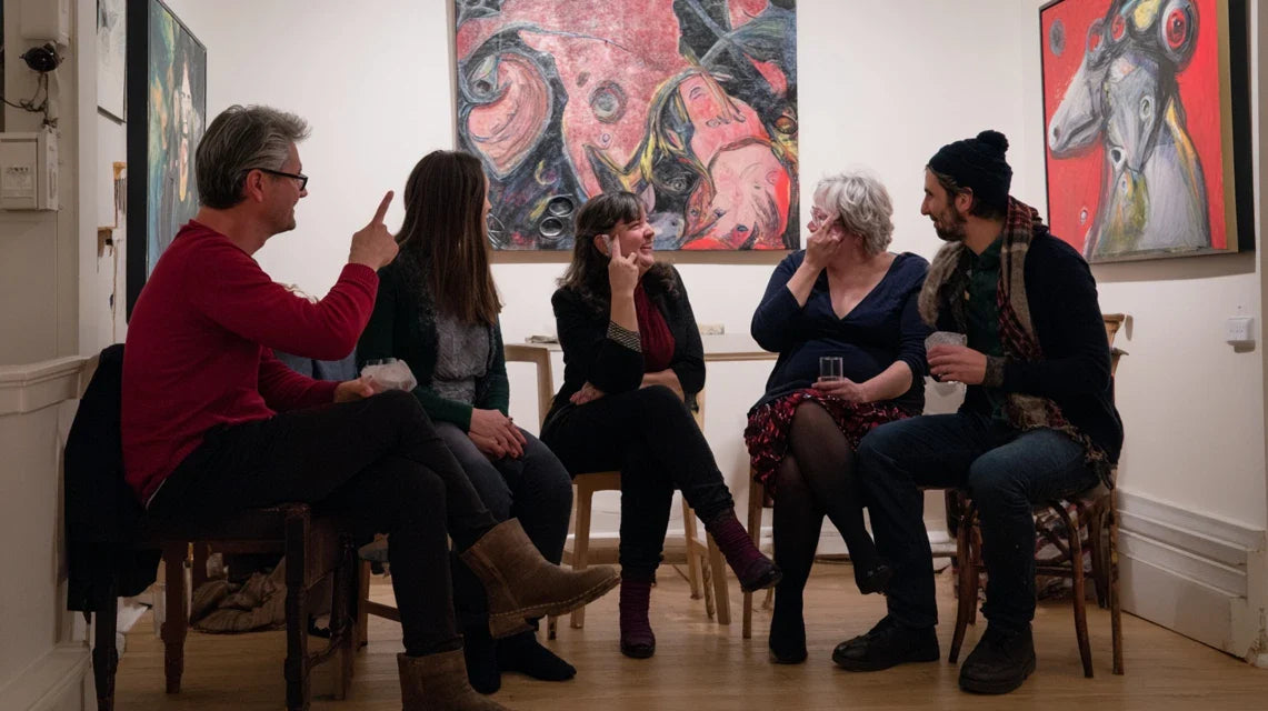 Accrocher un tableau qui crée un lien avec les invités