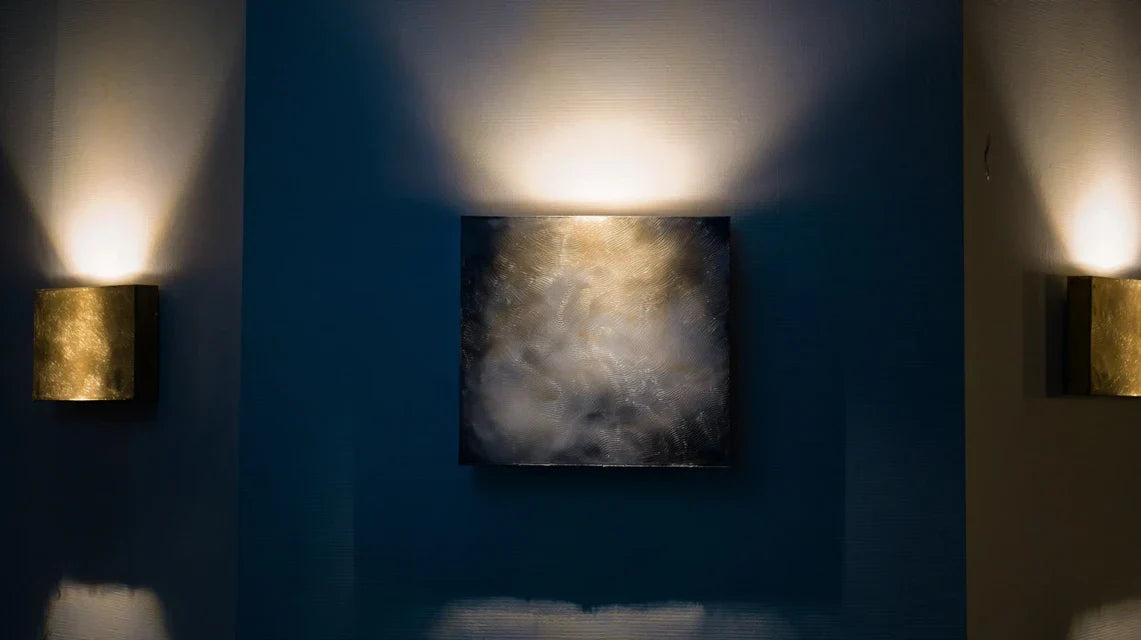 Éclairage indirect et d'ambiance : créez une atmosphère douce autour de l’œuvre