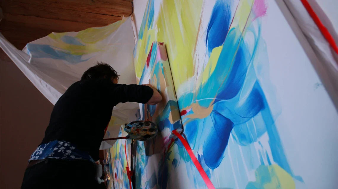 Peut-on peindre autour de son tableau pour l’intégrer au mur ?