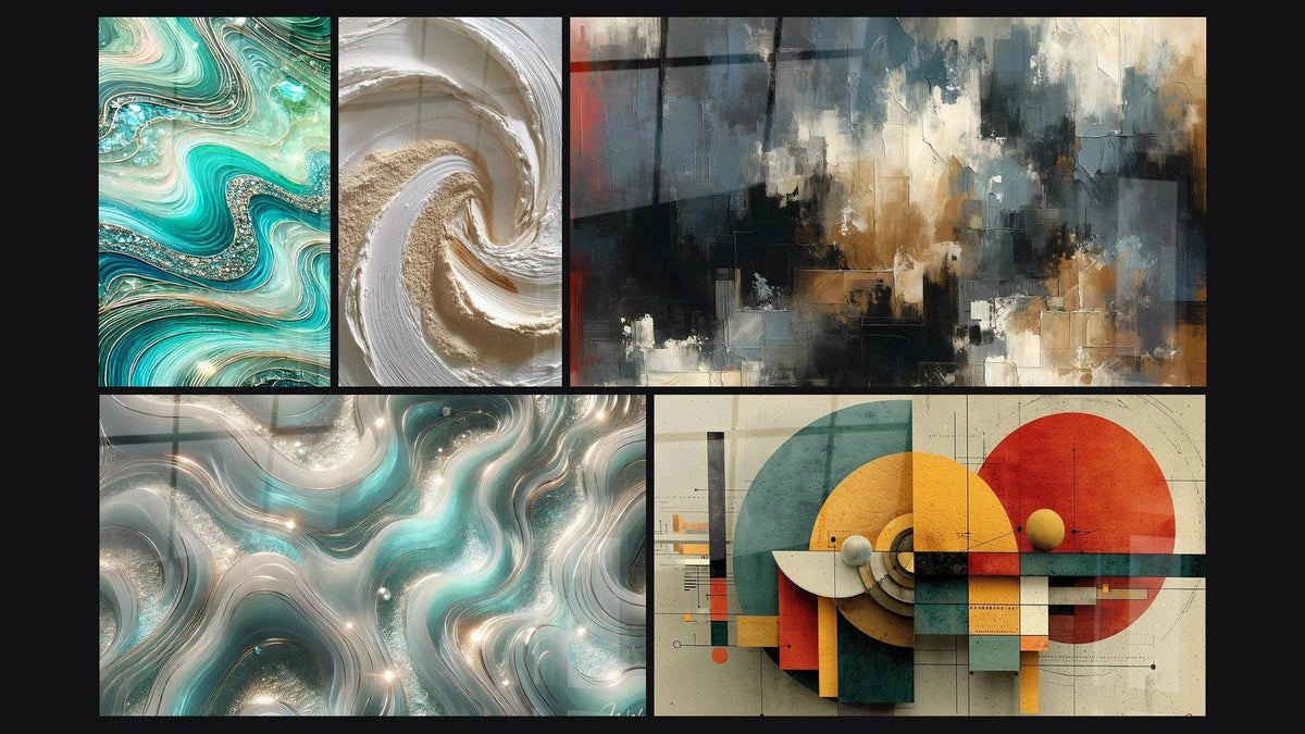 Mozaïek van vijf schilderijen, waaronder Kristallen Golven, Sprankelende Golven en Spiraal goud-wit reliëf textuur