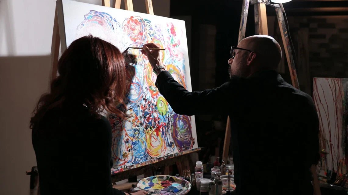Co-créez un tableau unique avec l’artiste à vos côtés