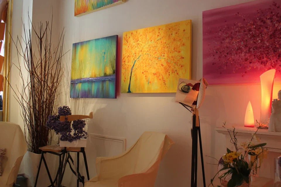 Créer une ambiance printanière avec des tableaux colorés et lumineux