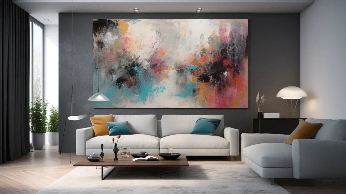 Installation professionnelle d'un grand tableau dans une cage d'escalier montrant le système de fixation sécurisé en zone de passage