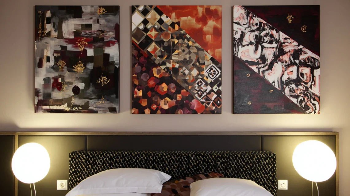 Le triptyque mural en chambre double : élégance à l’hôtelière