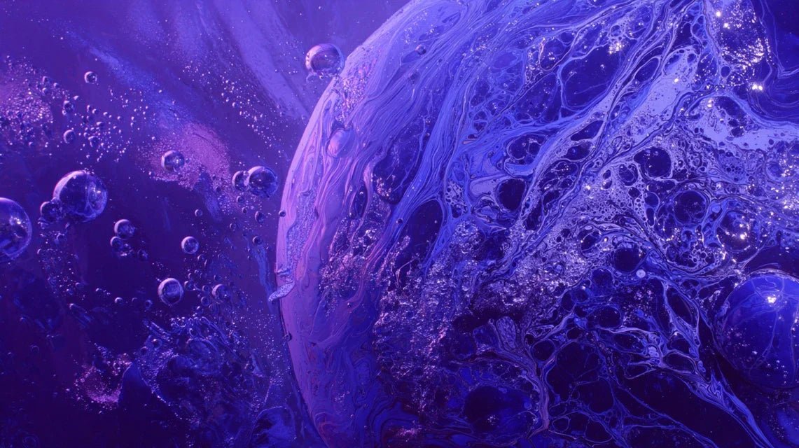 Pourquoi le violet est devenu LA couleur de l'espace moderne ?