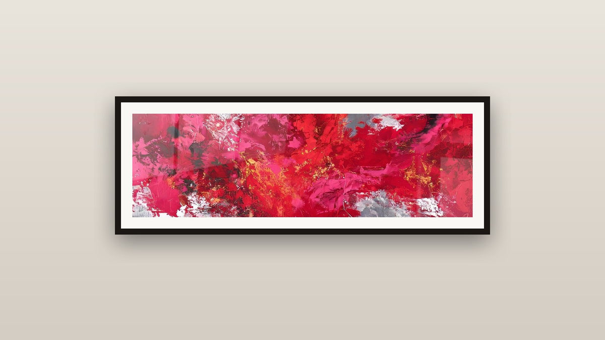 Tableau encadré sur un mur : Abstrait rouge