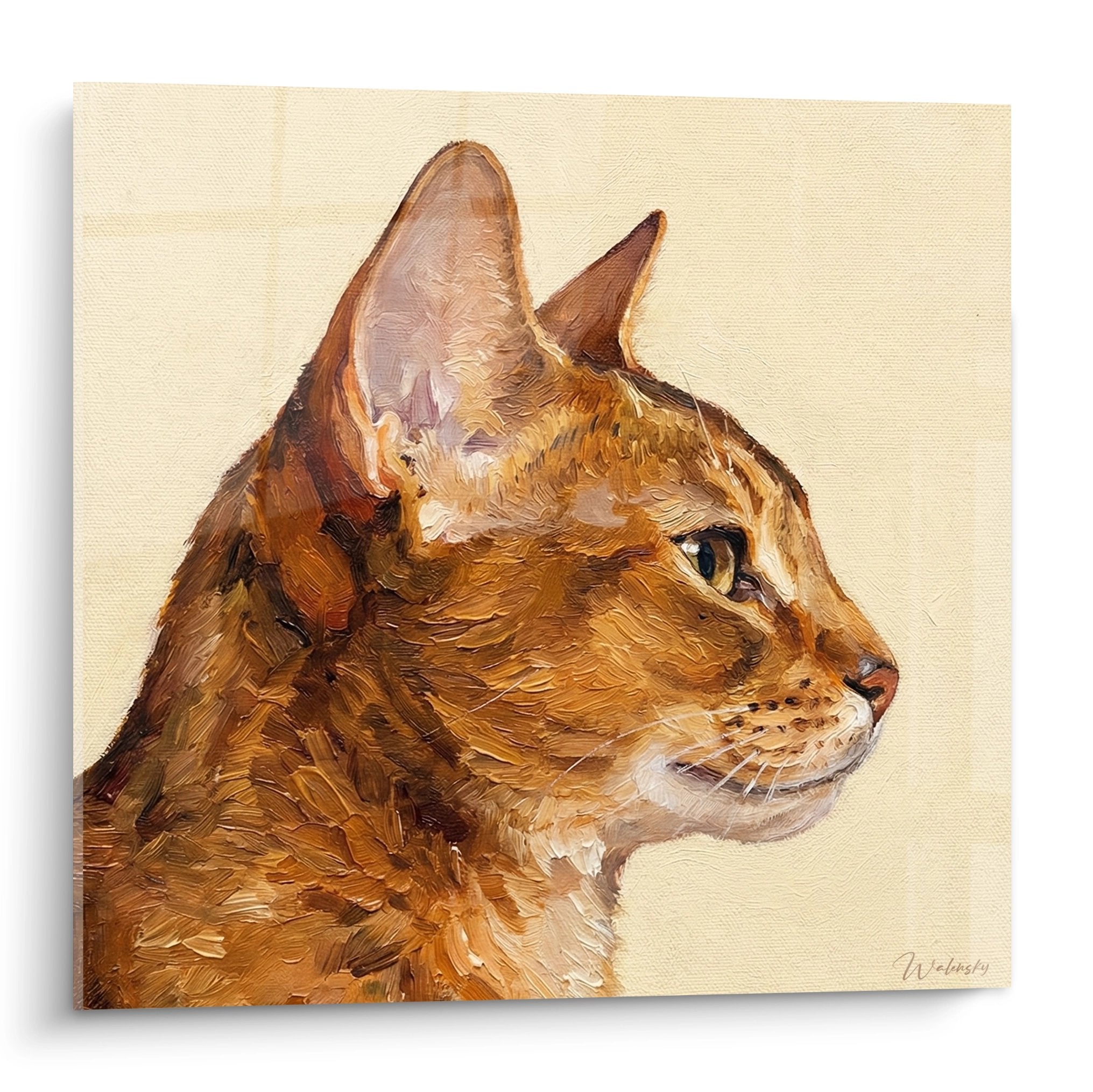 Ritratto dipinto di gatto Abissino rosso di profilo su tela, sguardo intenso e mantello dorato texturizzato
