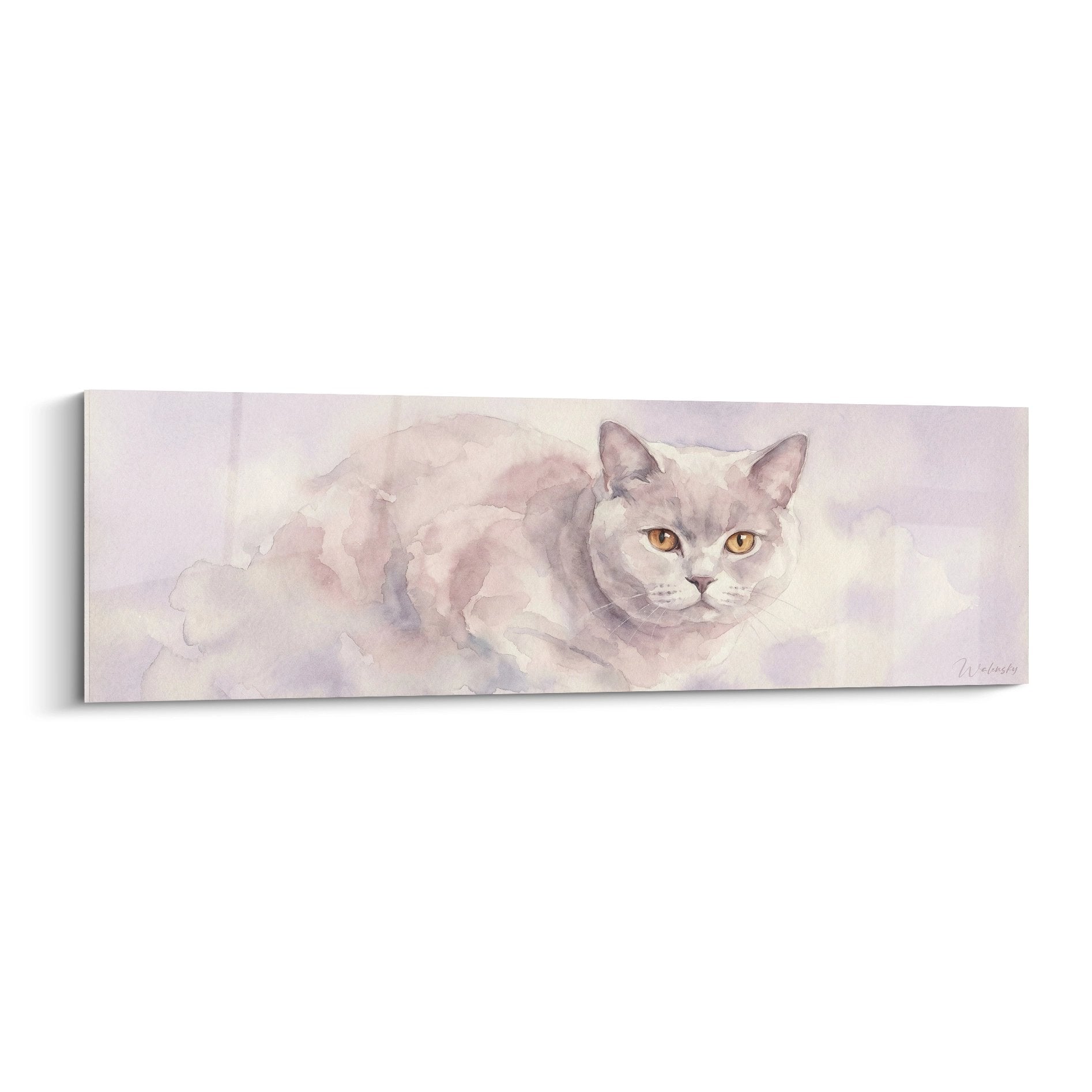 Tableau aquarelle d'un chat British Shorthair gris aux yeux dorés sur fond pastel rose et lavande, art mural félin
