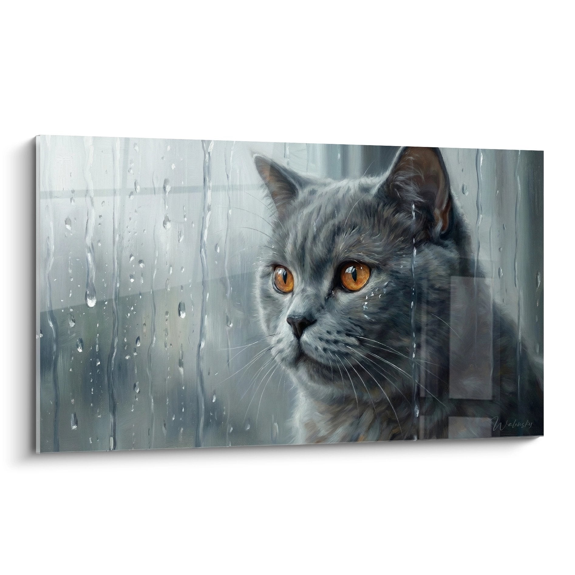 Quadro artistico di un gatto British shorthair grigio con occhi ambrati che guarda la pioggia cadere su una finestra