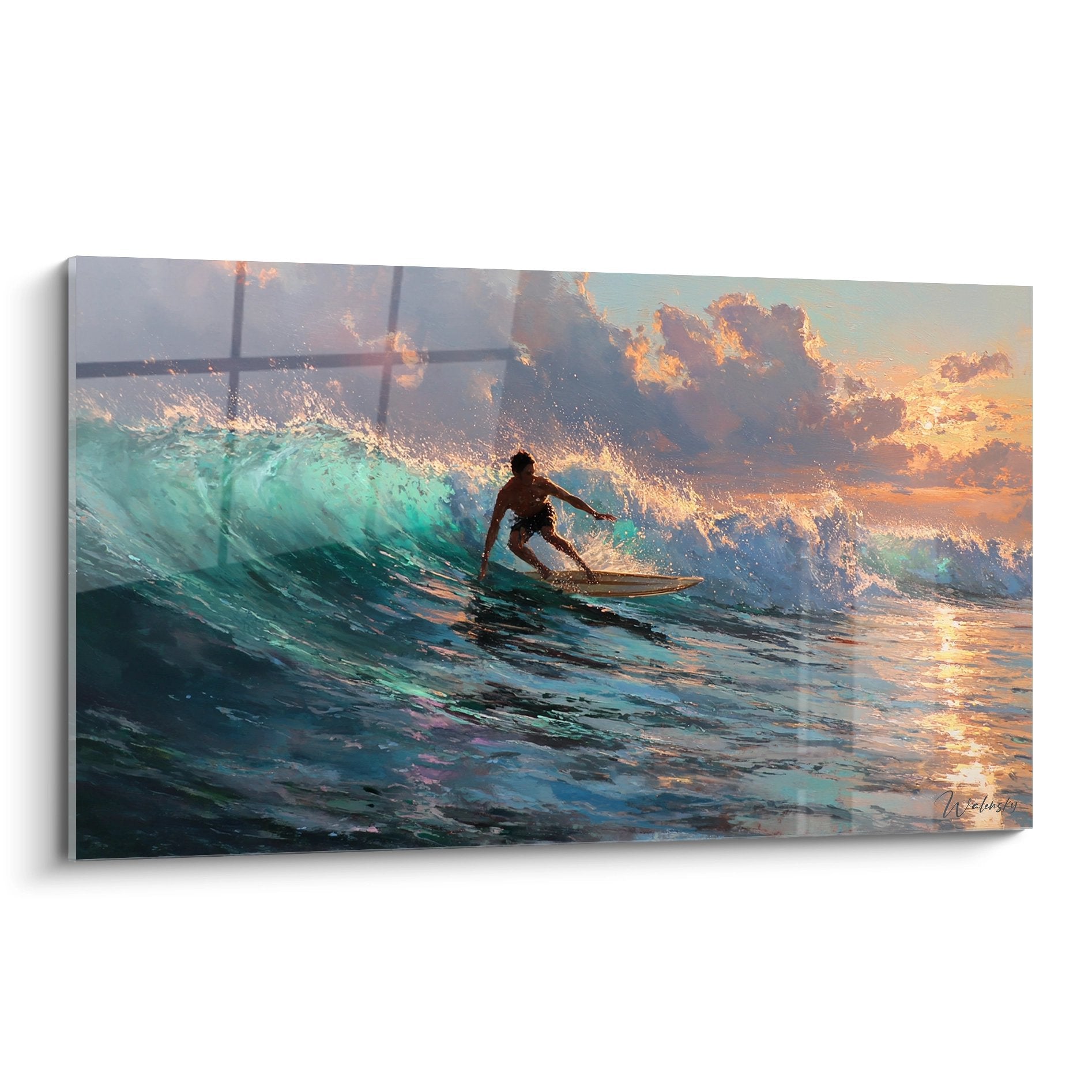 Tableau surf représentant un surfeur sur vague turquoise au coucher de soleil avec ciel orangé et embruns