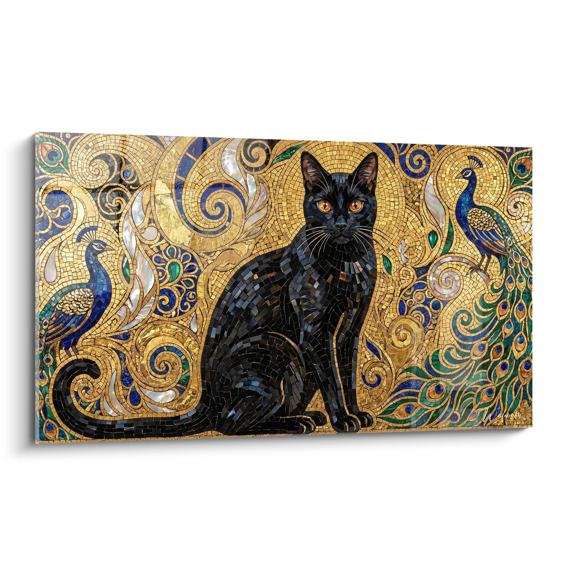 Tableau mosaïque byzantine chat Bombay noir aux yeux dorés entouré de motifs ornementaux et paons décoratifs