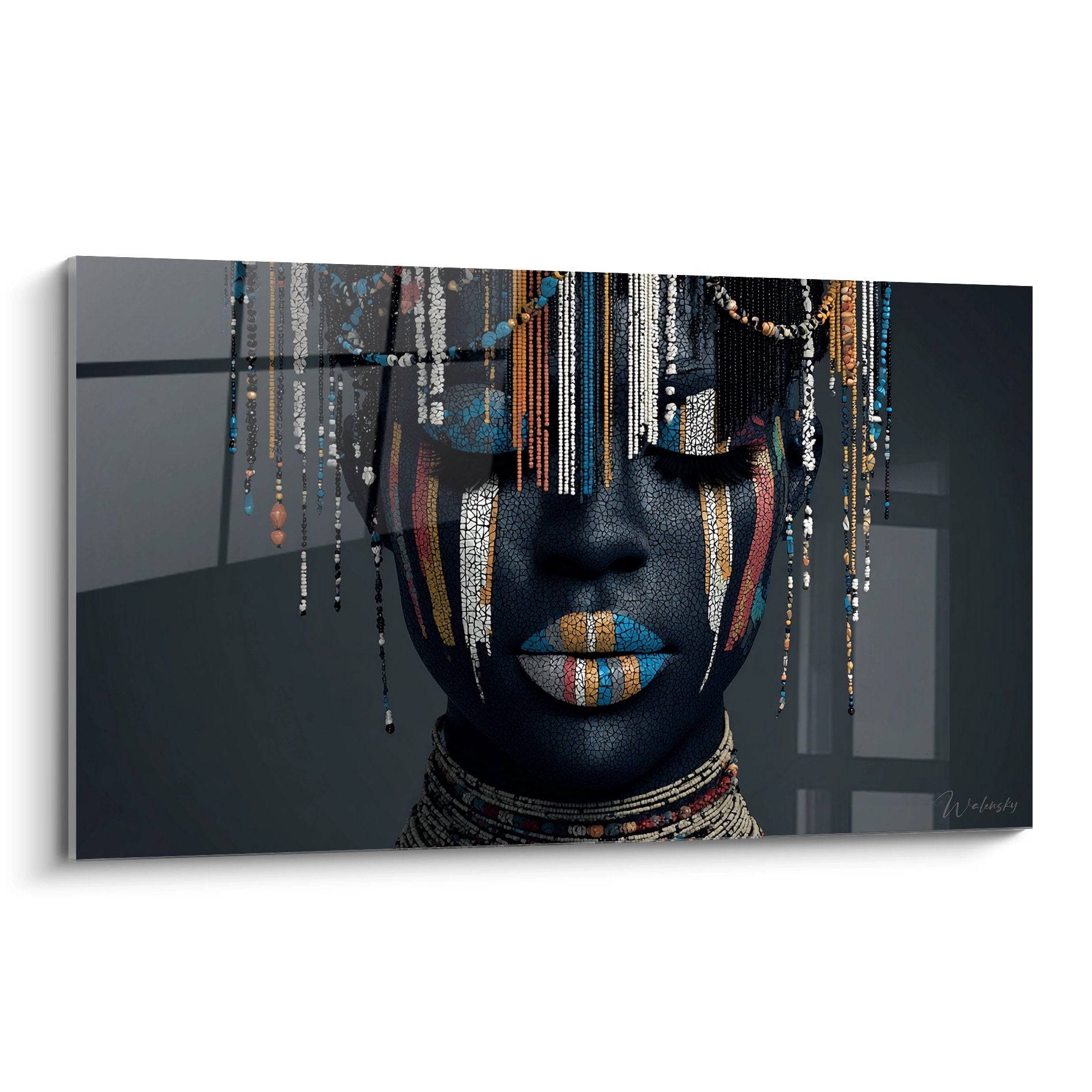 Quadro ritratto donna africana con ornamenti tribali blu e perle colorate arte contemporanea africana