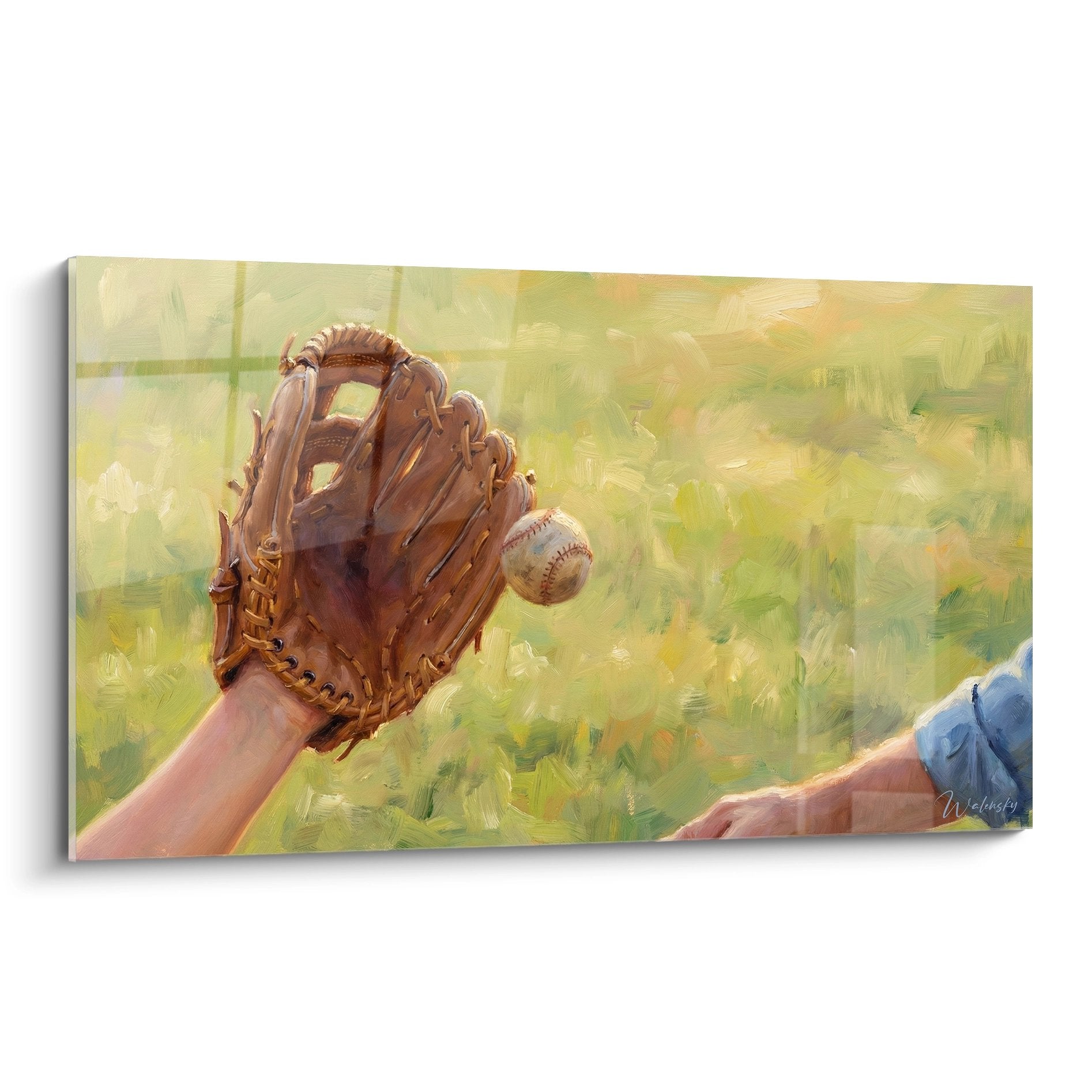 Tableau artistique montrant un gant de baseball en cuir brun attrapant une balle blanche sur terrain vert