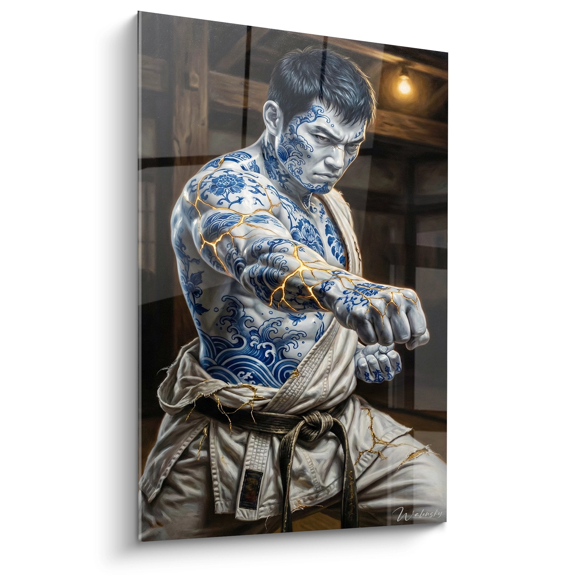 Tableau karatéka aux tatouages bleus style porcelaine japonaise en kimono blanc avec ceinture noire dans dojo