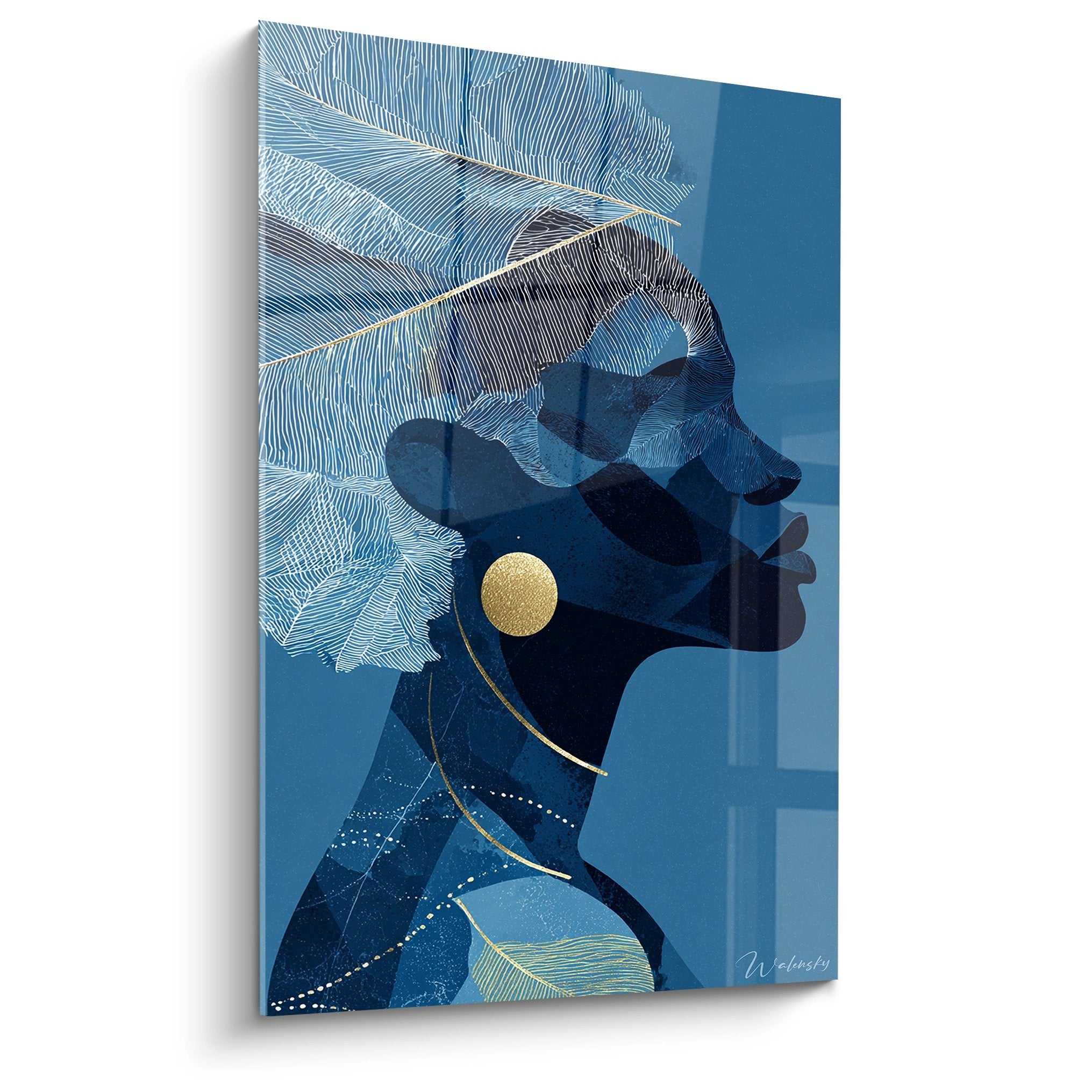 Quadro ritratto artistico donna africana profilo con piume blu e ornamenti dorati su sfondo blu