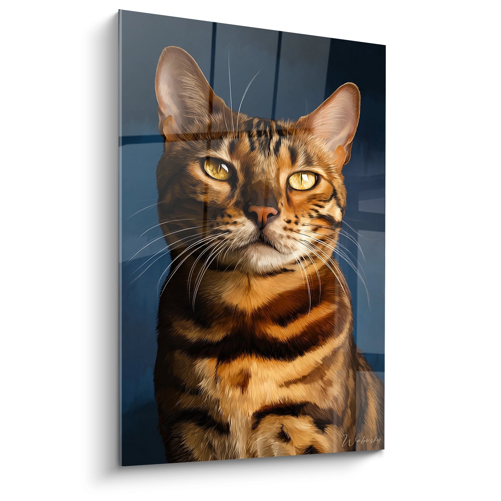 Portrait artistique chat Bengal aux yeux dorés sur fond bleu, tableau mural décoratif race féline