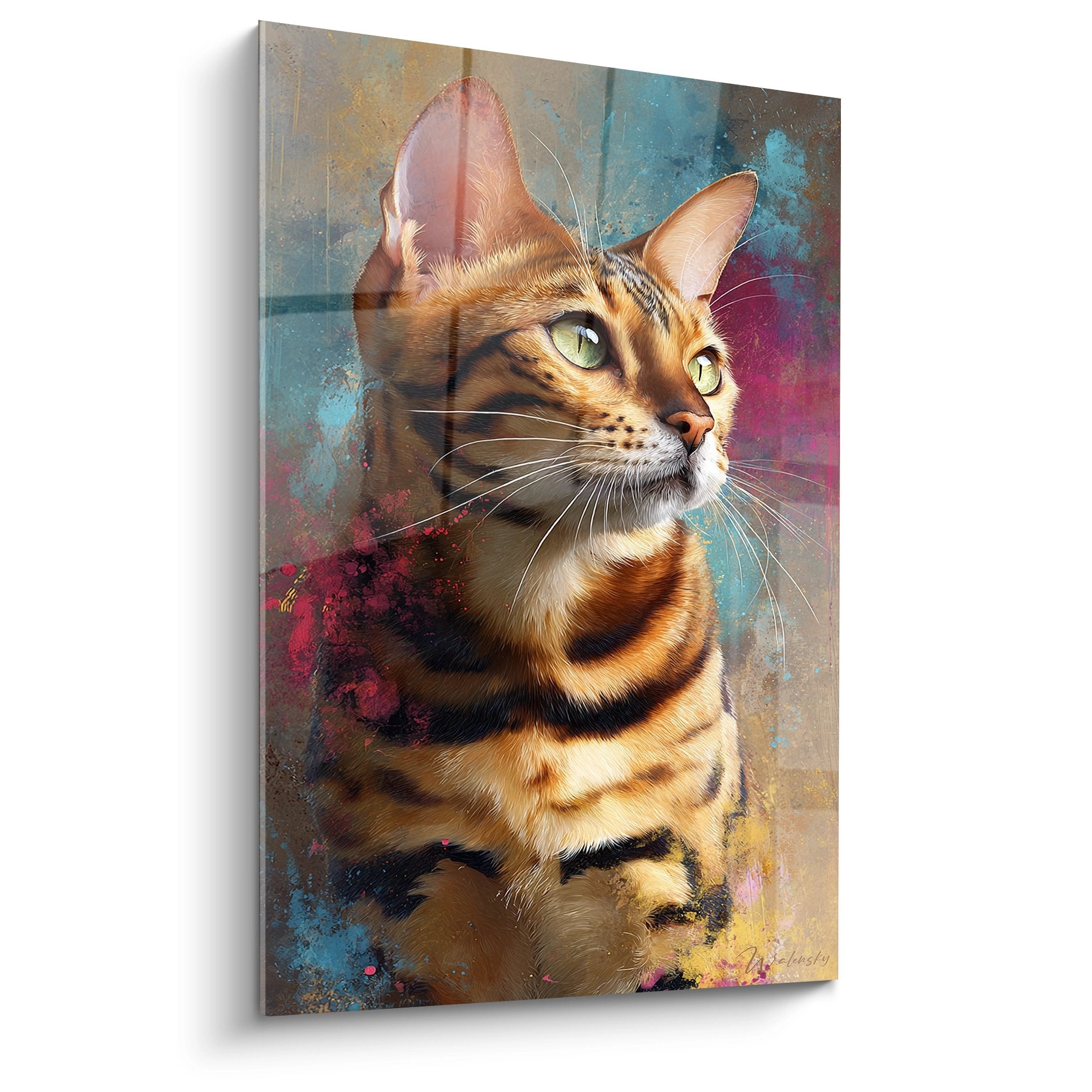 Portrait artistique chat Bengal aux yeux verts avec effets colorés abstraits sur toile murale décorative