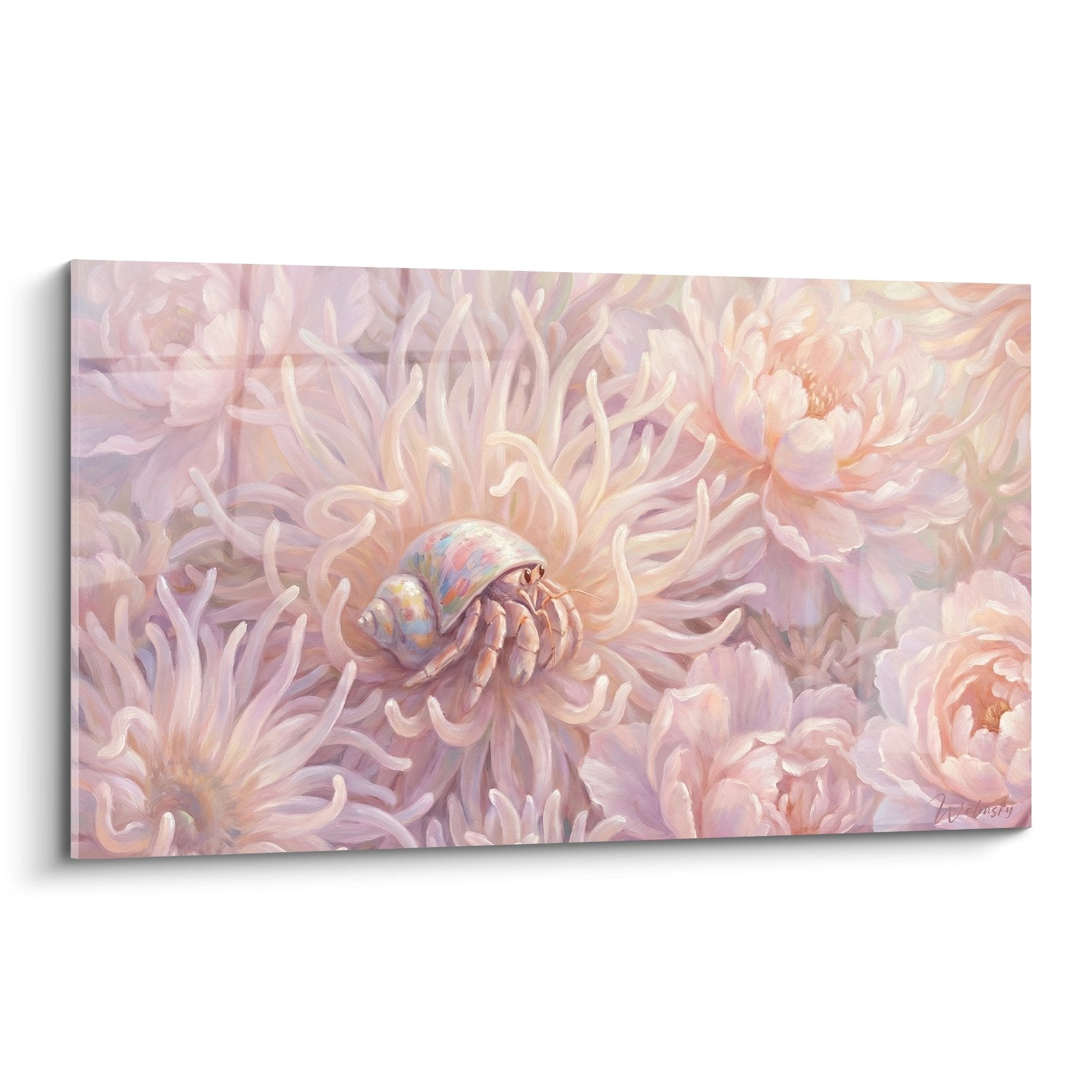 Einsiedlerkrebs in Pastellfarben, der sich in rosa und lavendelfarbener Seeanemone versteckt, zartes Meeresbild