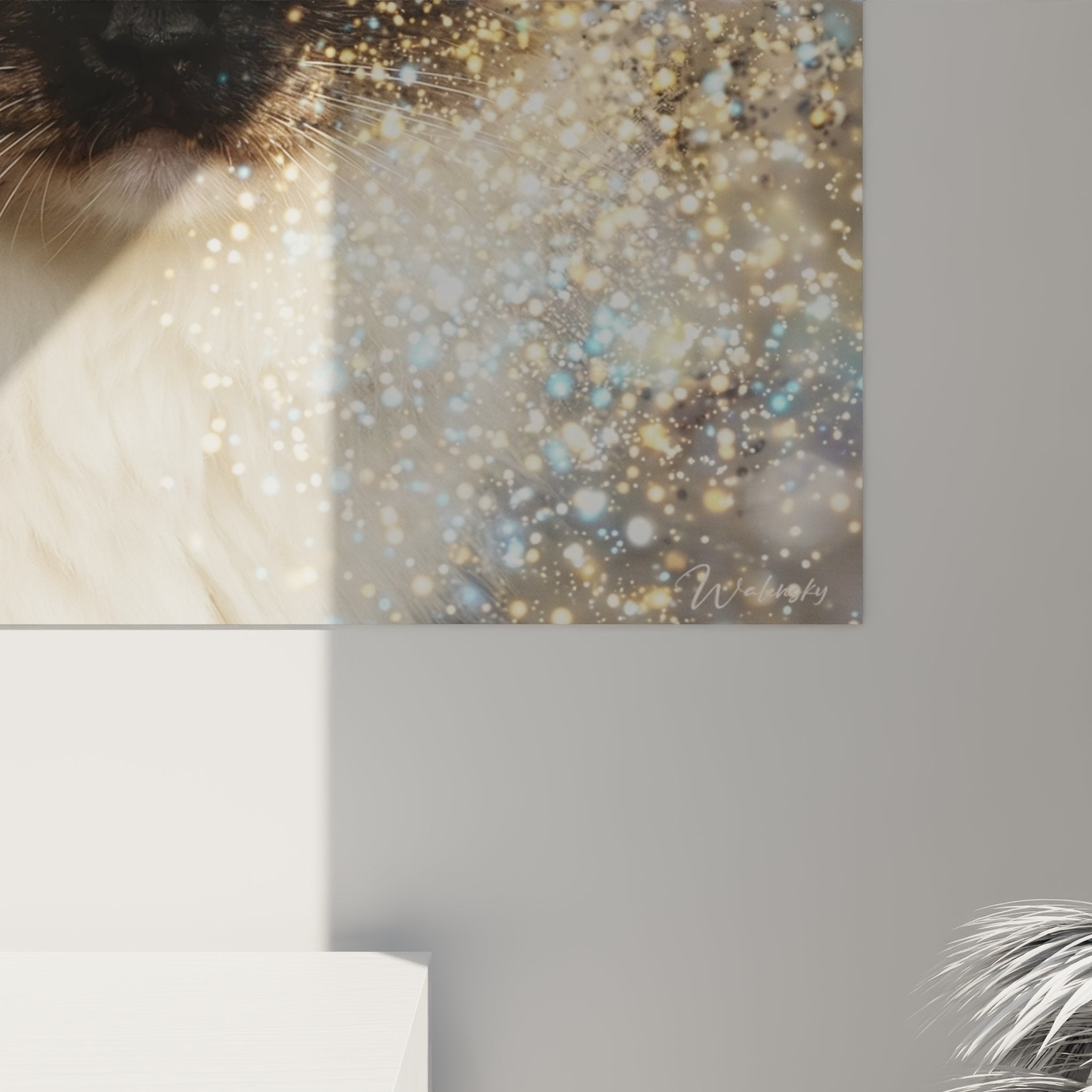 Panoramica quadro gatto Ragdoll artistico, mantello colorpoint e esplosione di paillettes