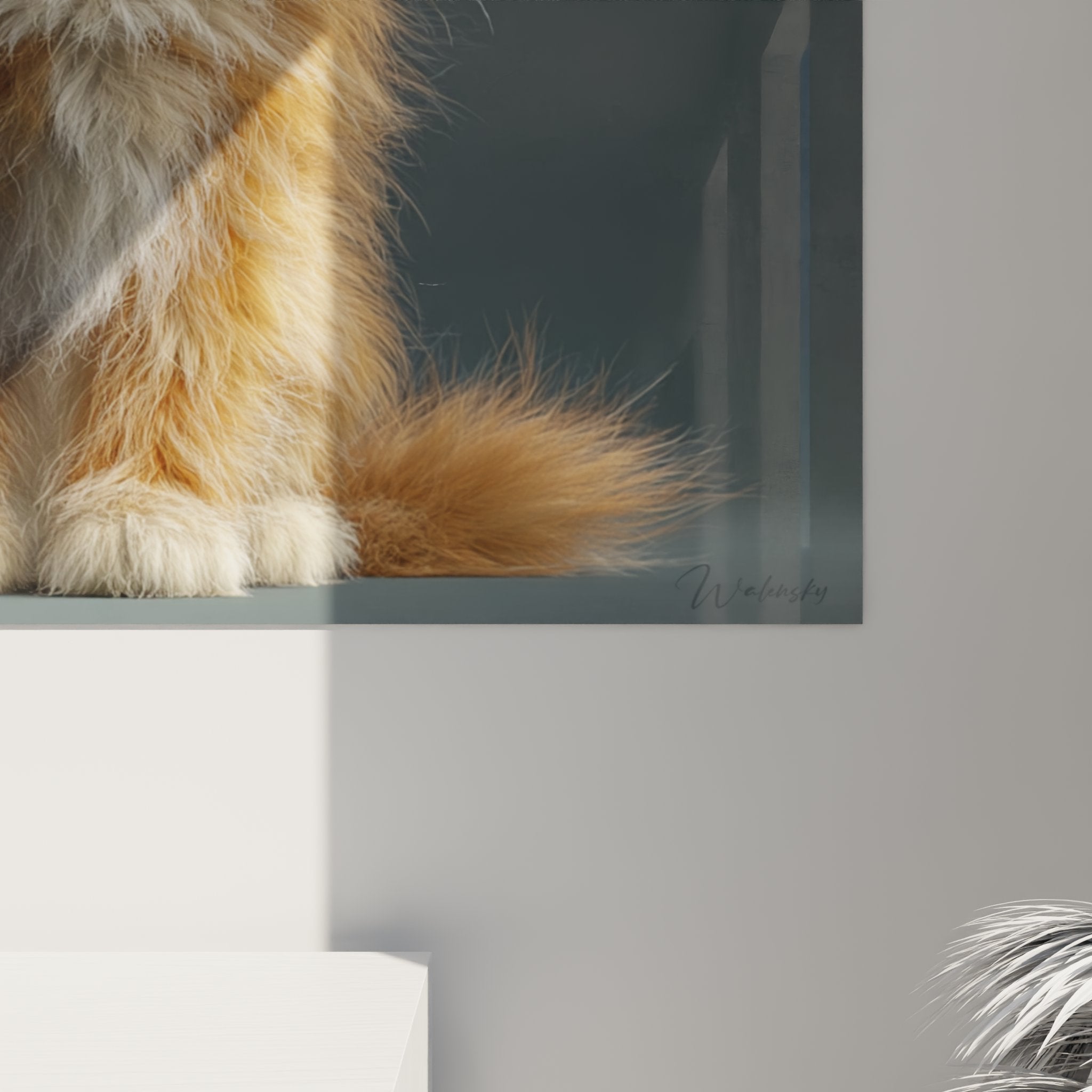 Gesamtansicht des rothaarigen American Bobtail Katzentableau in einem modernen und eleganten Interieur