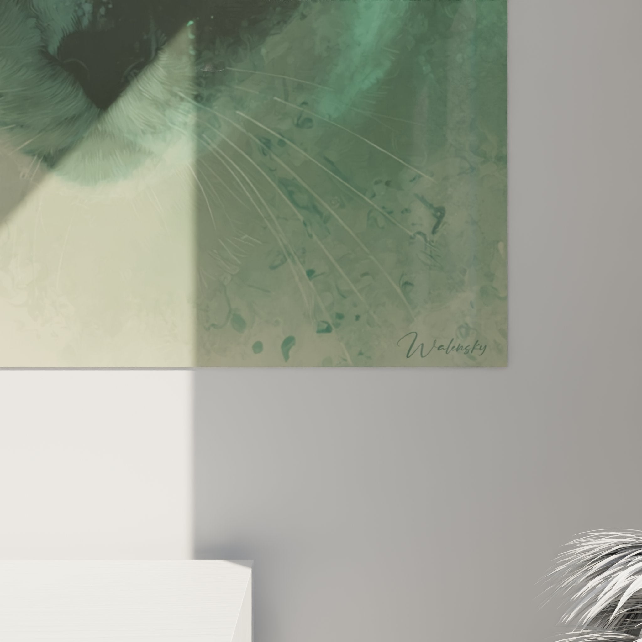 Vue d'ensemble du tableau chat émeraude dans un intérieur, parfait pour décoration murale élégante