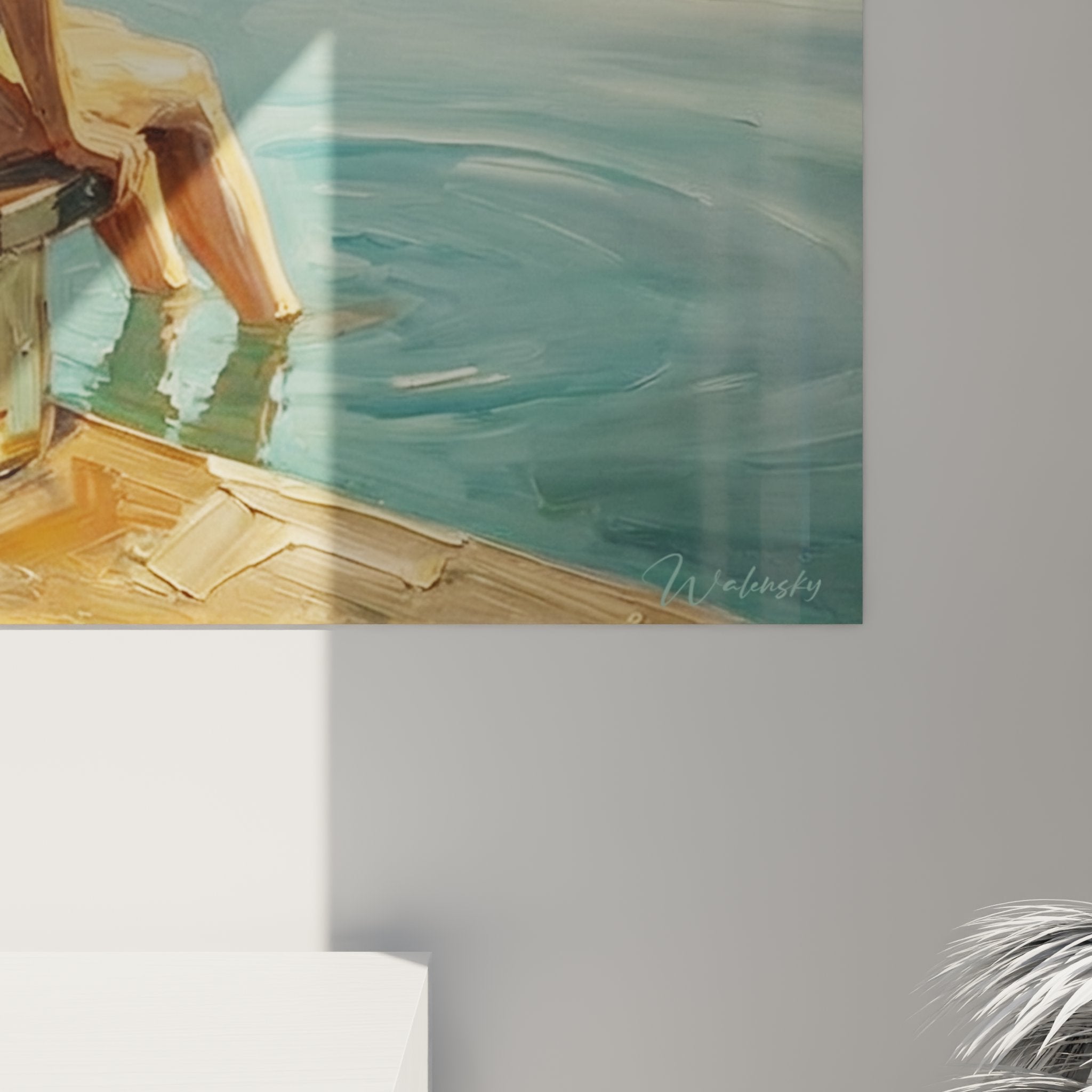 Vue d'ensemble tableau mural femme contemplant eau depuis embarcadère avec montagnes arrière-plan doré