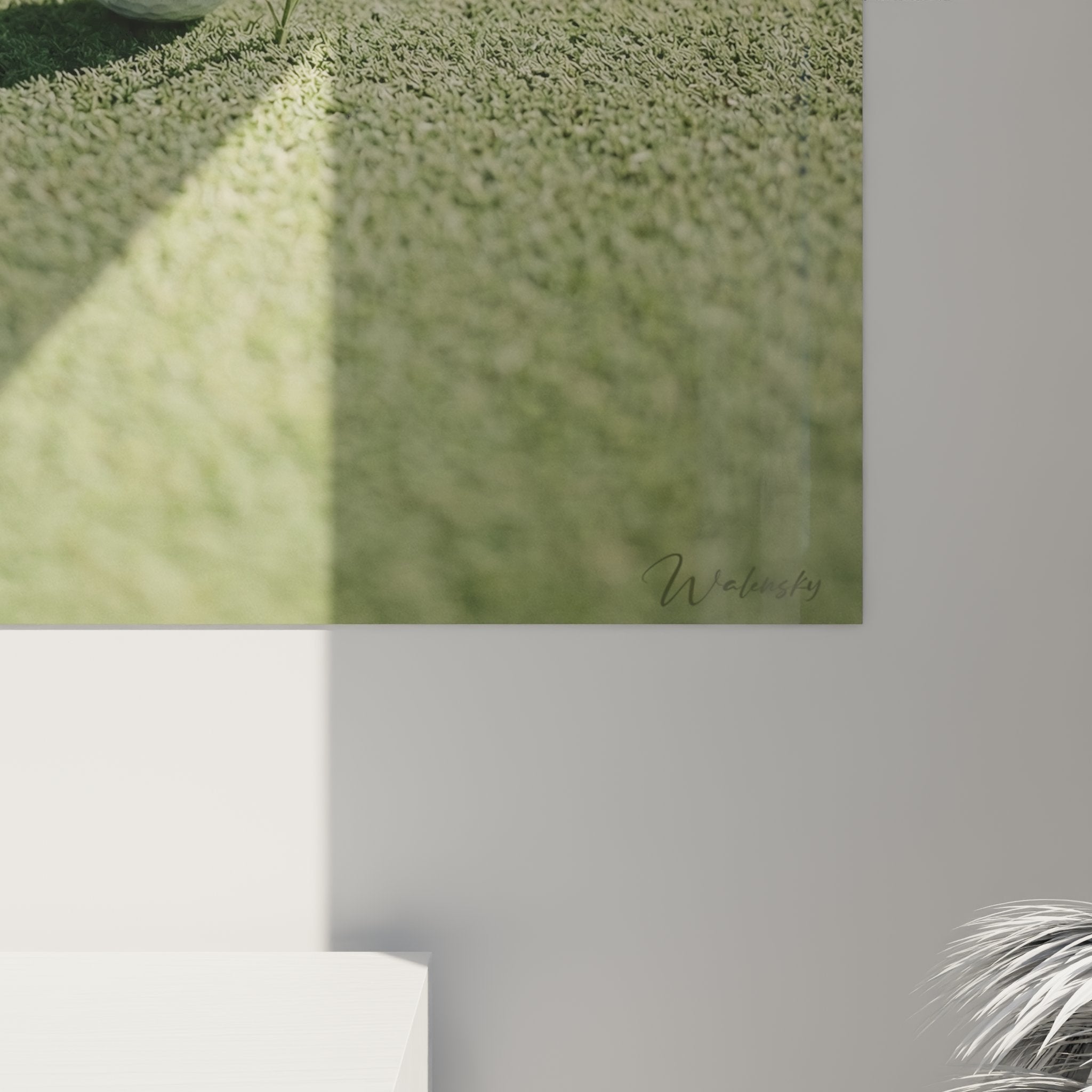 Vue d'ensemble tableau golf balle sur green - perspective terrain golf art mural décoration intérieure