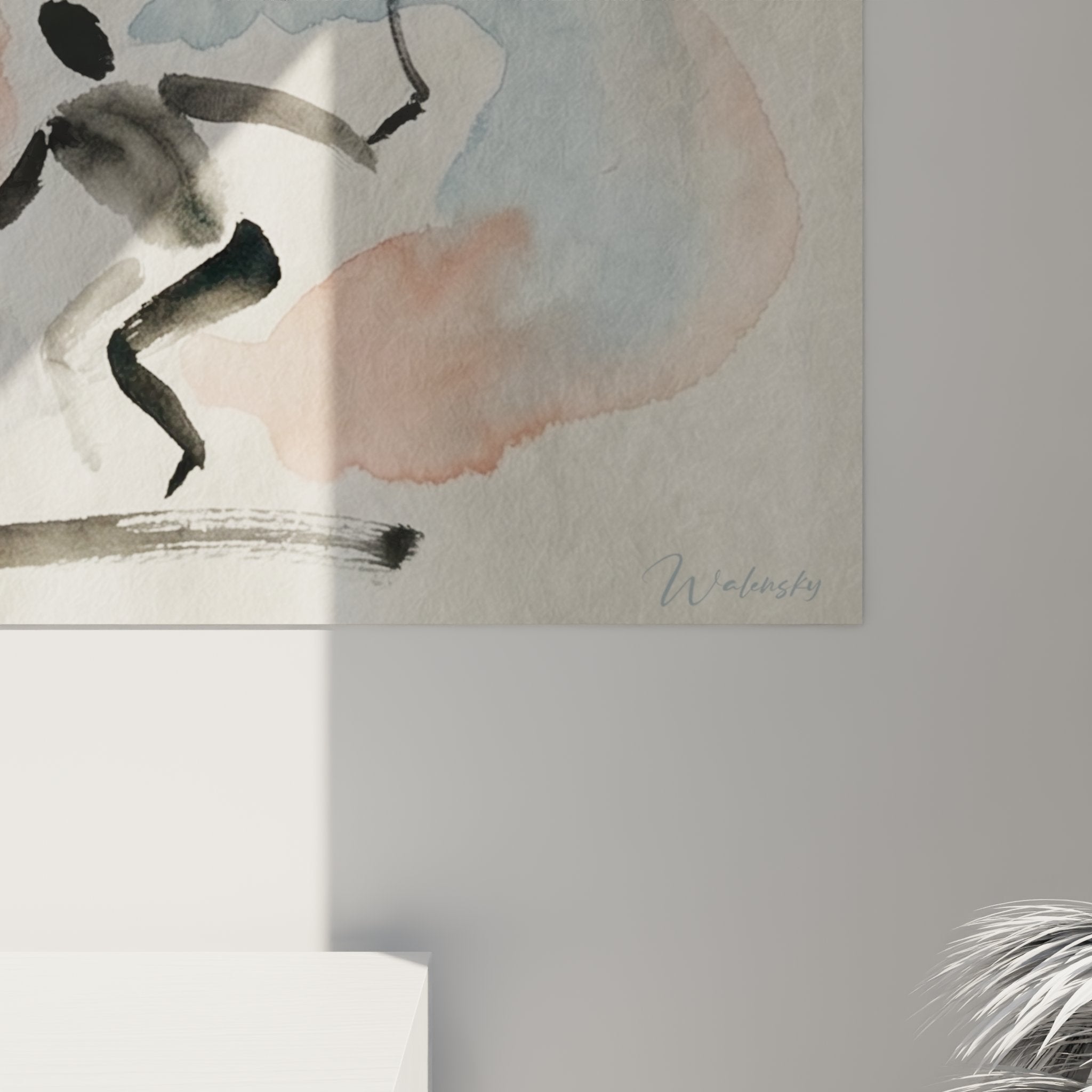 Vue d'ensemble du tableau corde à sauter dans un intérieur contemporain avec éclairage naturel