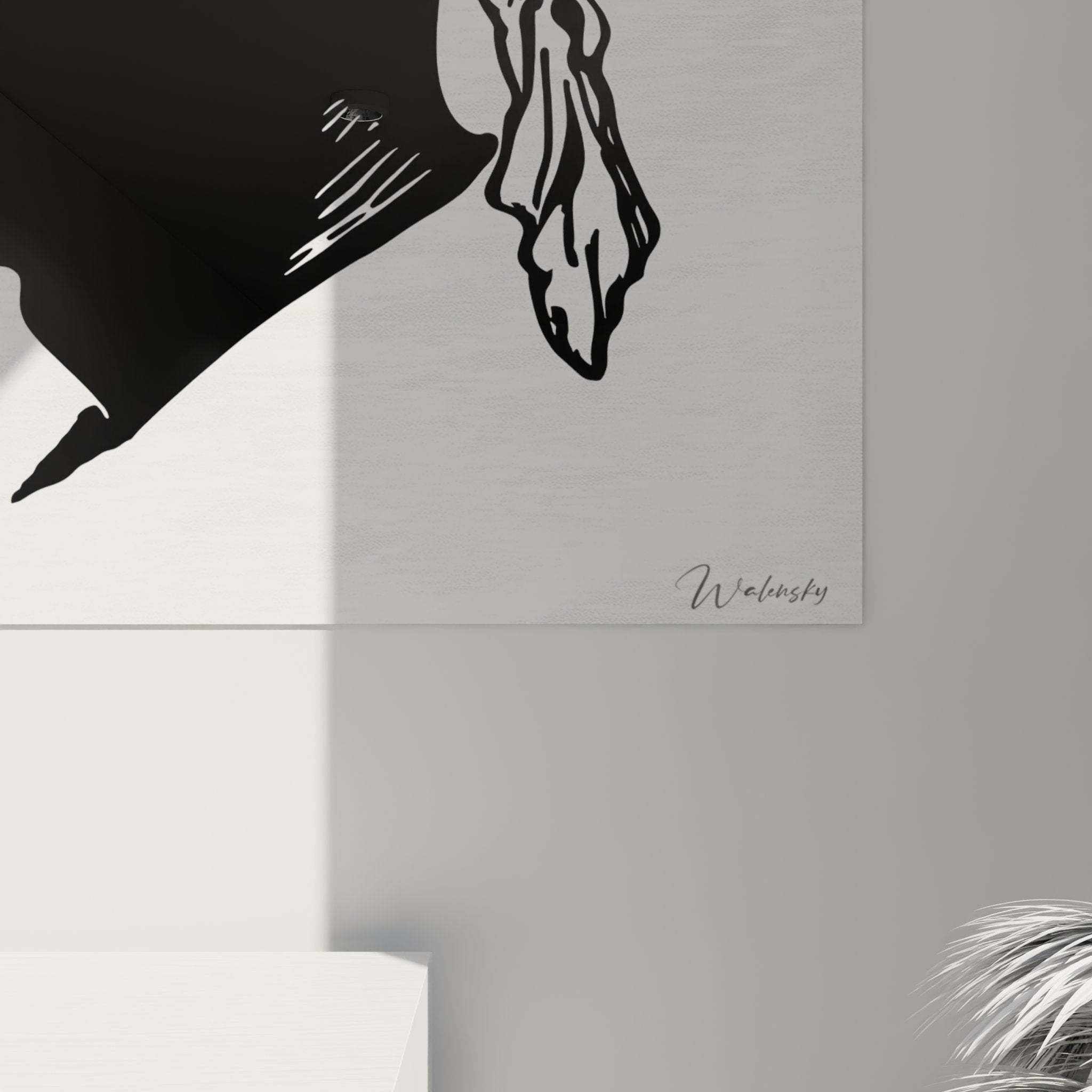 Vue d ensemble du tableau mural Tete de Maure corse dans un interieur moderne avec eclairage naturel