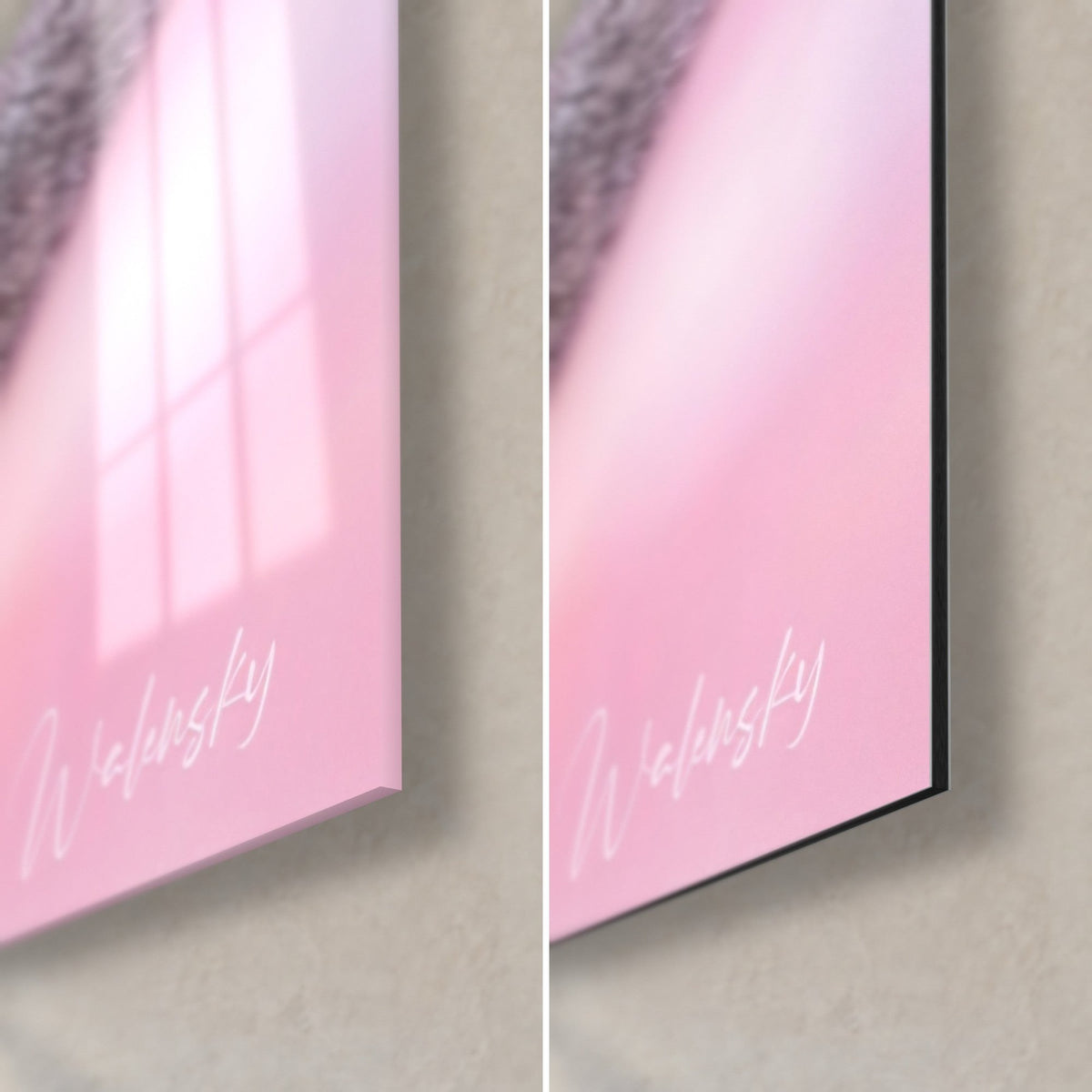 Cuadro retrato de gato en gris y rosa, esquina inferior derecha: cristal acrílico brillante a la izquierda, Dibond de aluminio negro mate a la derecha
