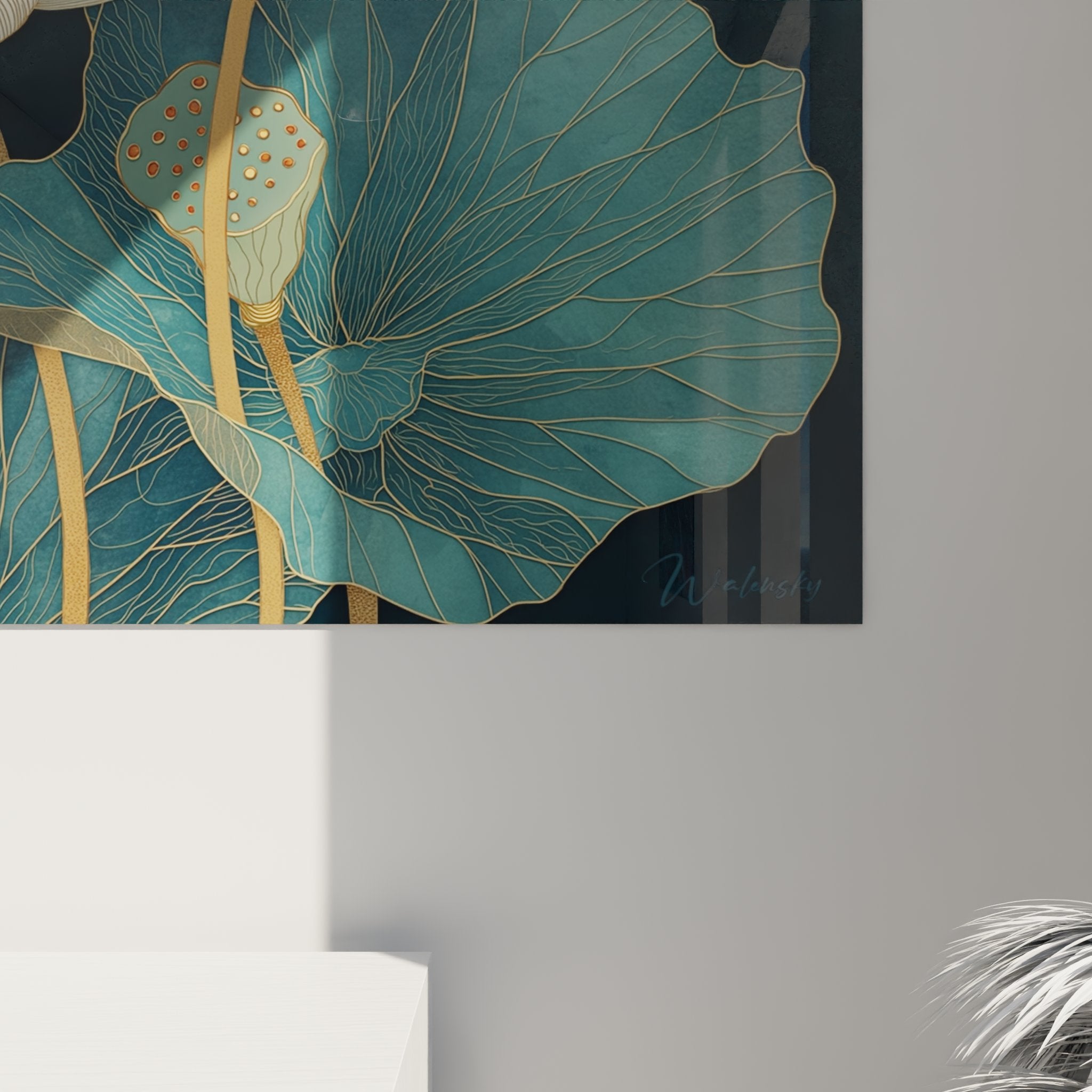 Vue ensemble tableau lotus art deco decoration salon moderne fleurs dorees feuilles bleu canard style contemporain