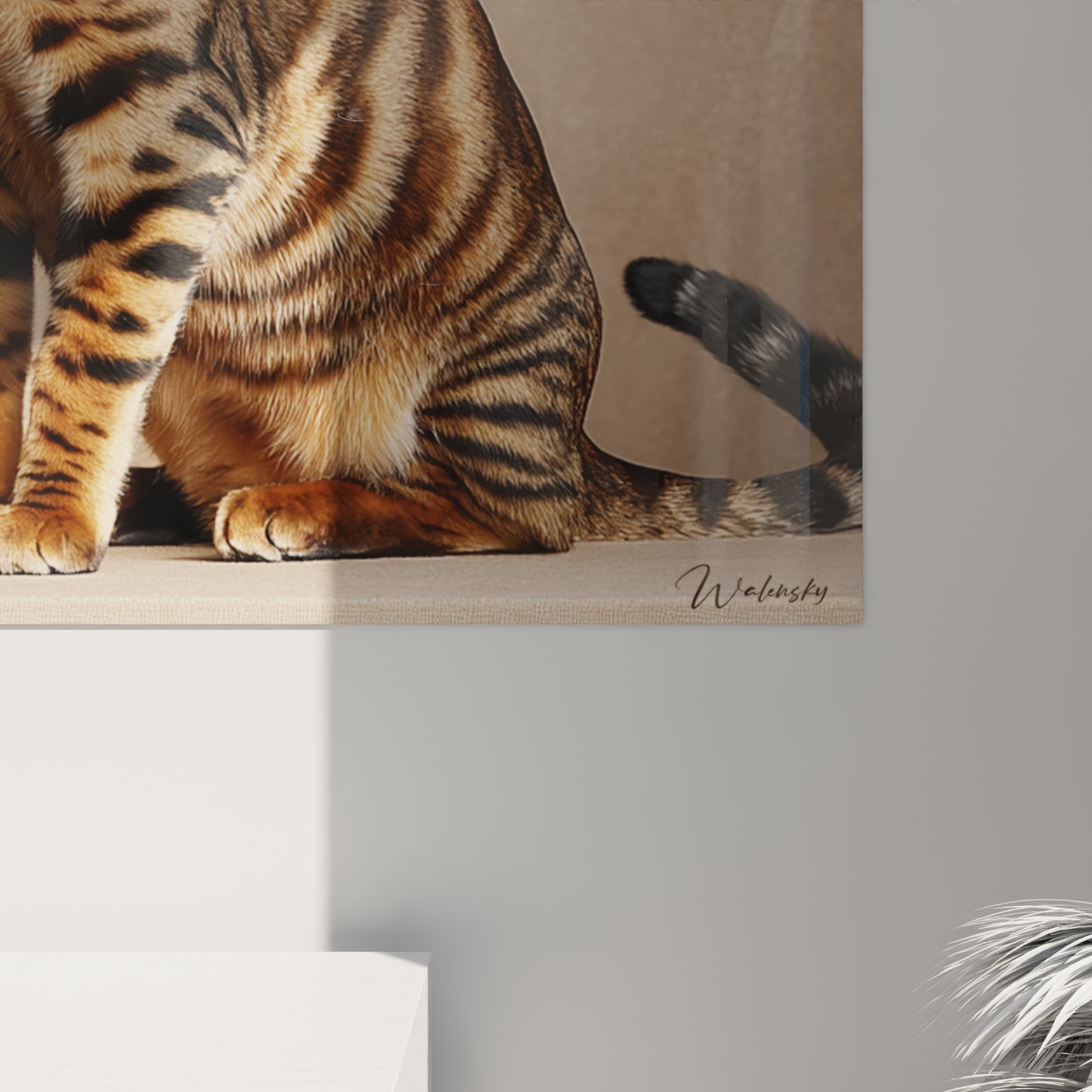 Gesamtansicht Wandgemälde Toyger-Katze im zeitgenössischen Wohnzimmer, Tierkunst Innenraumdekoration