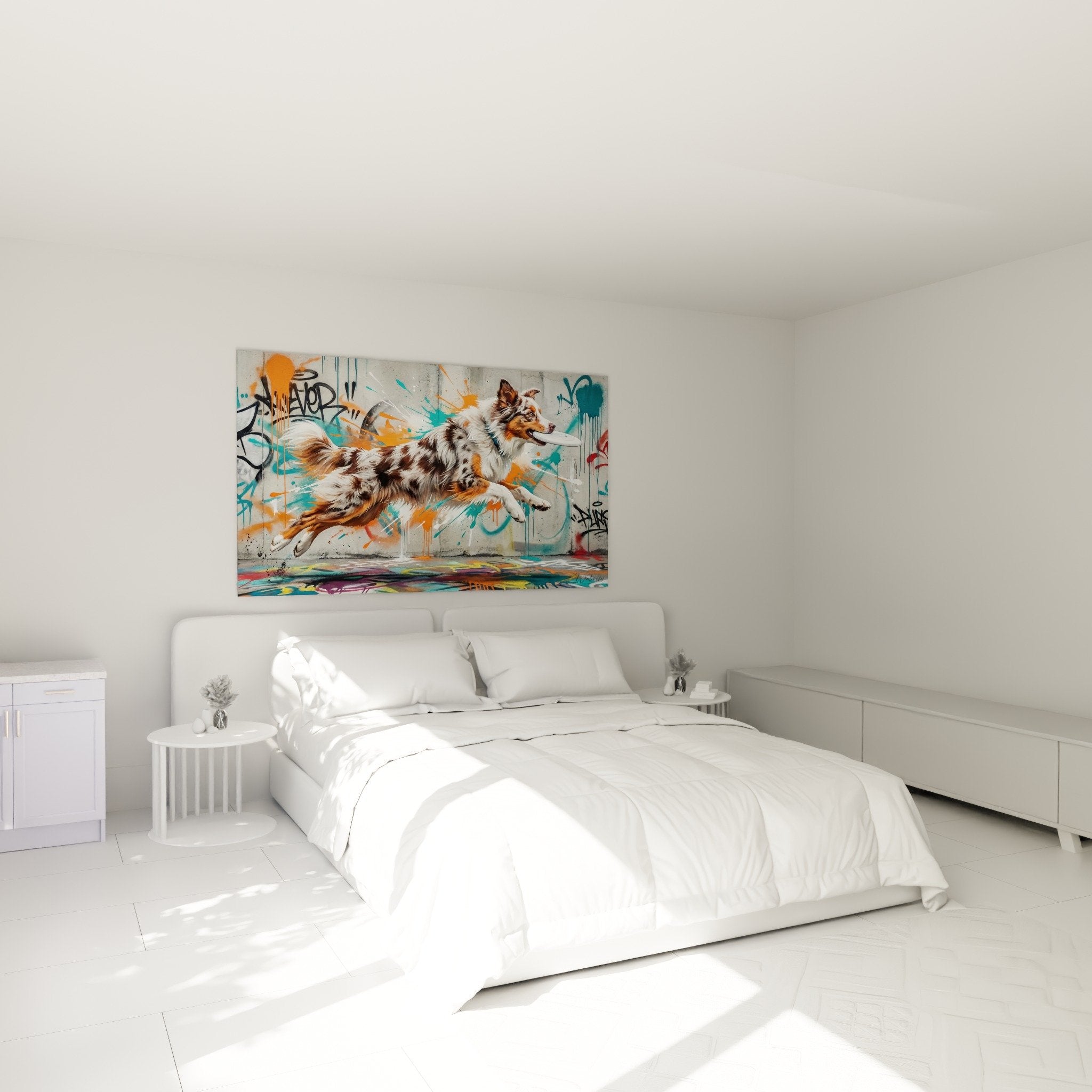 Modernes Schlafzimmer mit Hundetafel in Bewegung auf farbigem Graffiti-Hintergrund an grauer Wand