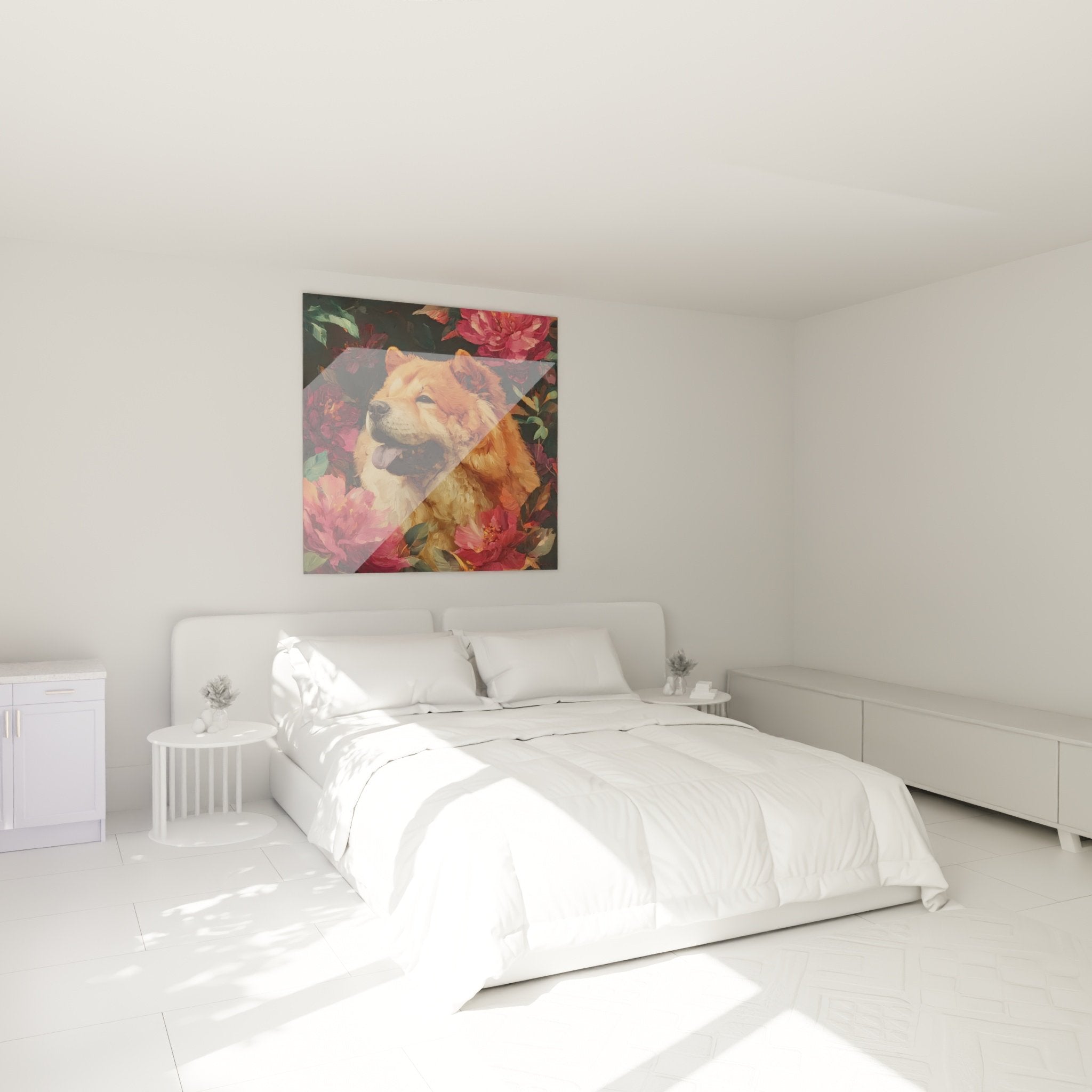 Tableau Chow Chow aux pivoines roses accroché au-dessus d'un lit dans une chambre aux tons doux et chaleureux