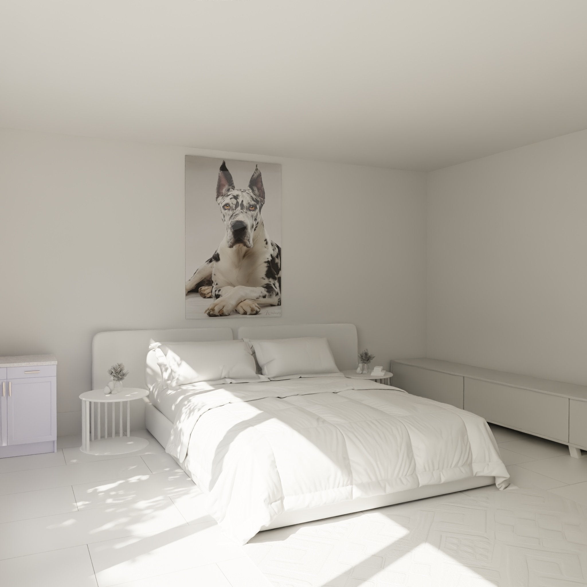 Deutsche Dogge Harlekin Gemälde im modernen Schlafzimmer, elegante Wanddekoration in neutralen Tönen