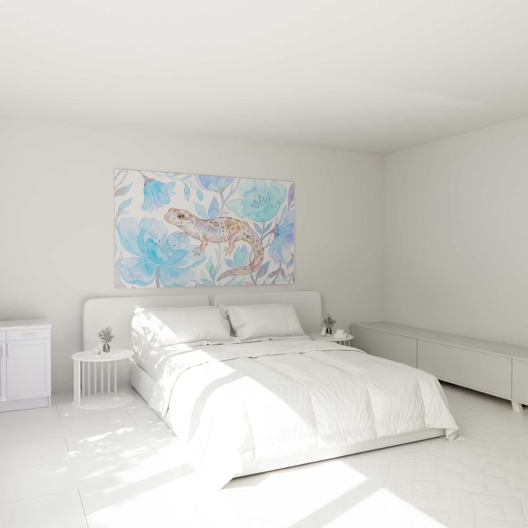Aquarellgemälde Salamander in Blau, das ein modernes Schlafzimmer mit beruhigenden Tönen dekoriert