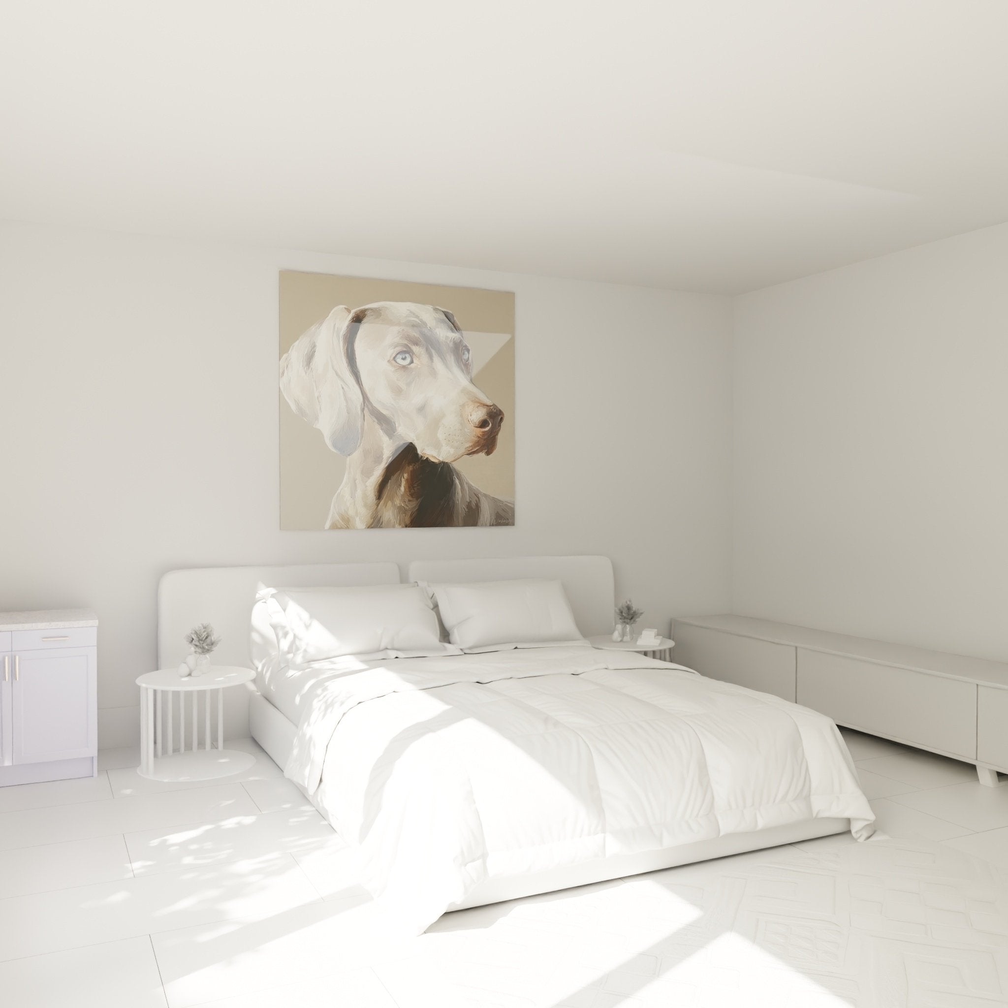 Tableau Weimaraner gris et beige accroché dans chambre moderne, décoration murale chien élégant aux yeux bleus