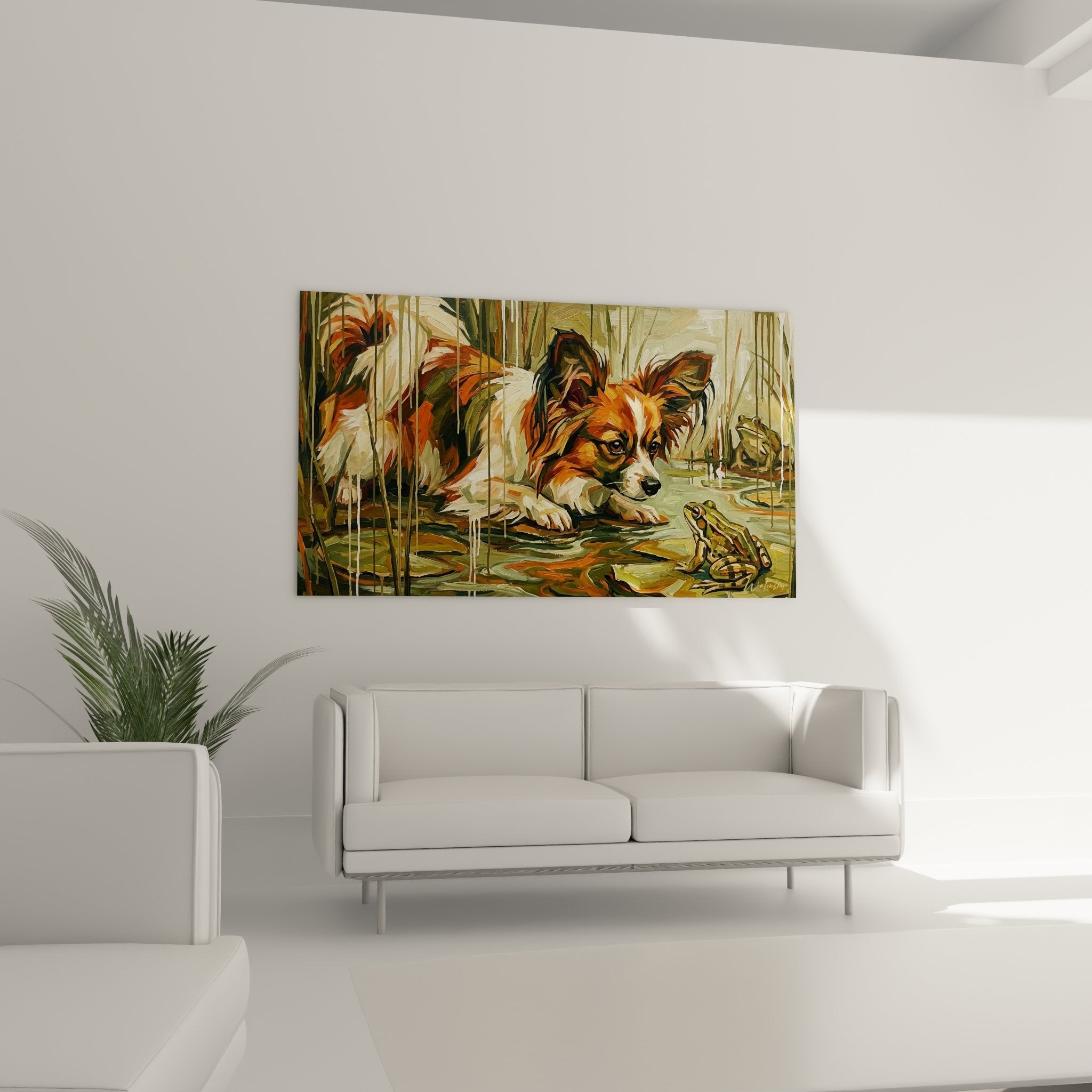 Detail du chien papillon aux oreilles dressees regardant la grenouille avec tendresse dans les roseaux