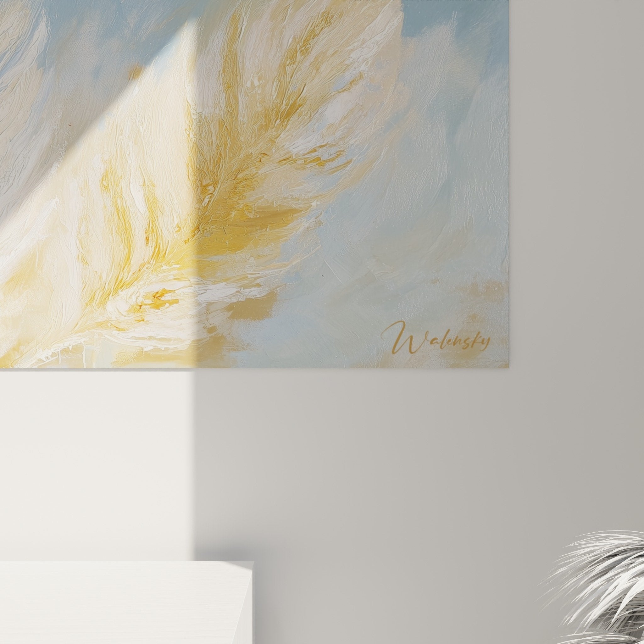 Vue ensemble tableau plumes colorees salon moderne decoration murale format panoramique horizontal