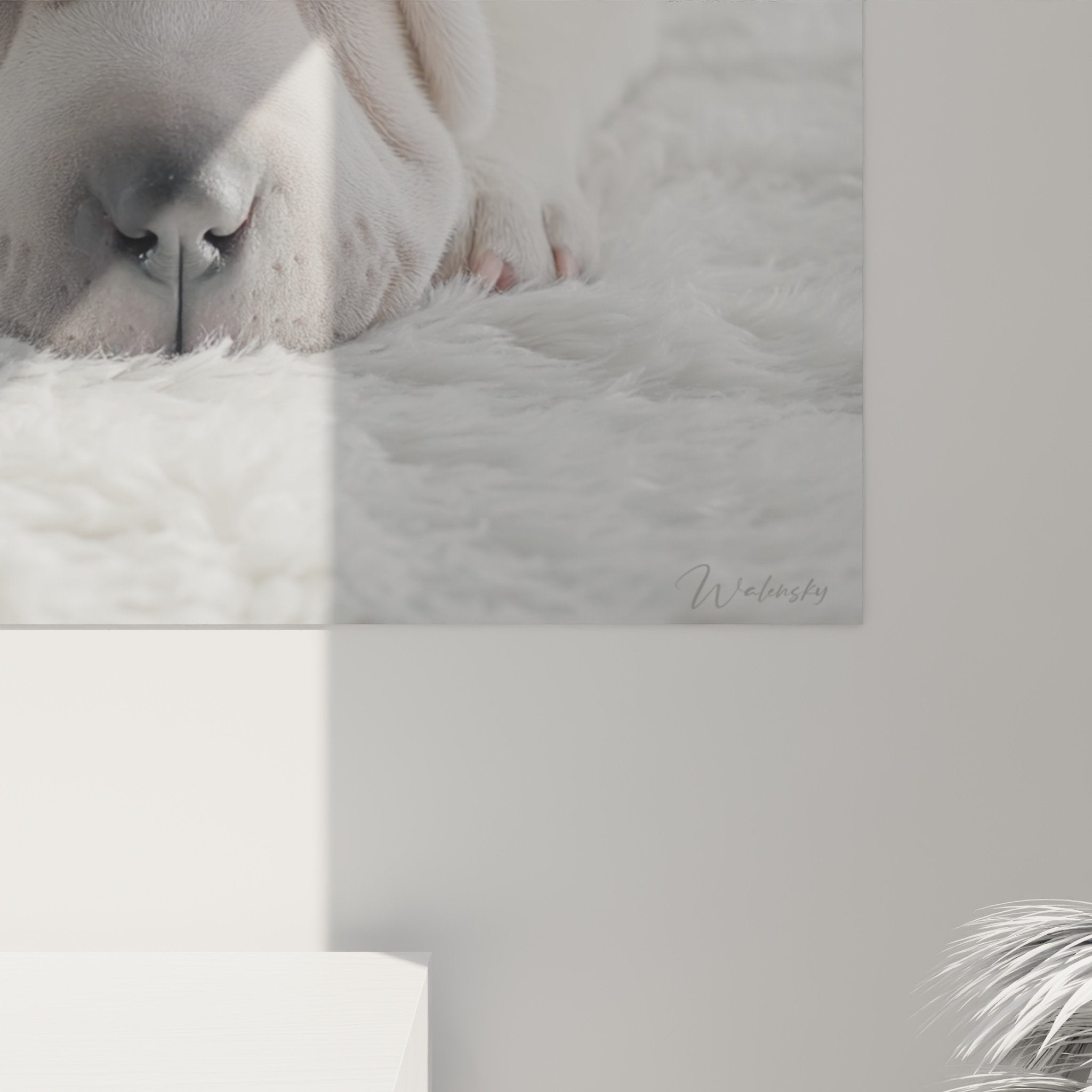 Gesamtansicht Gemälde schlafender Shar Pei in Beige-Weiß-Palette Inneneinrichtung Entspannungsdeko