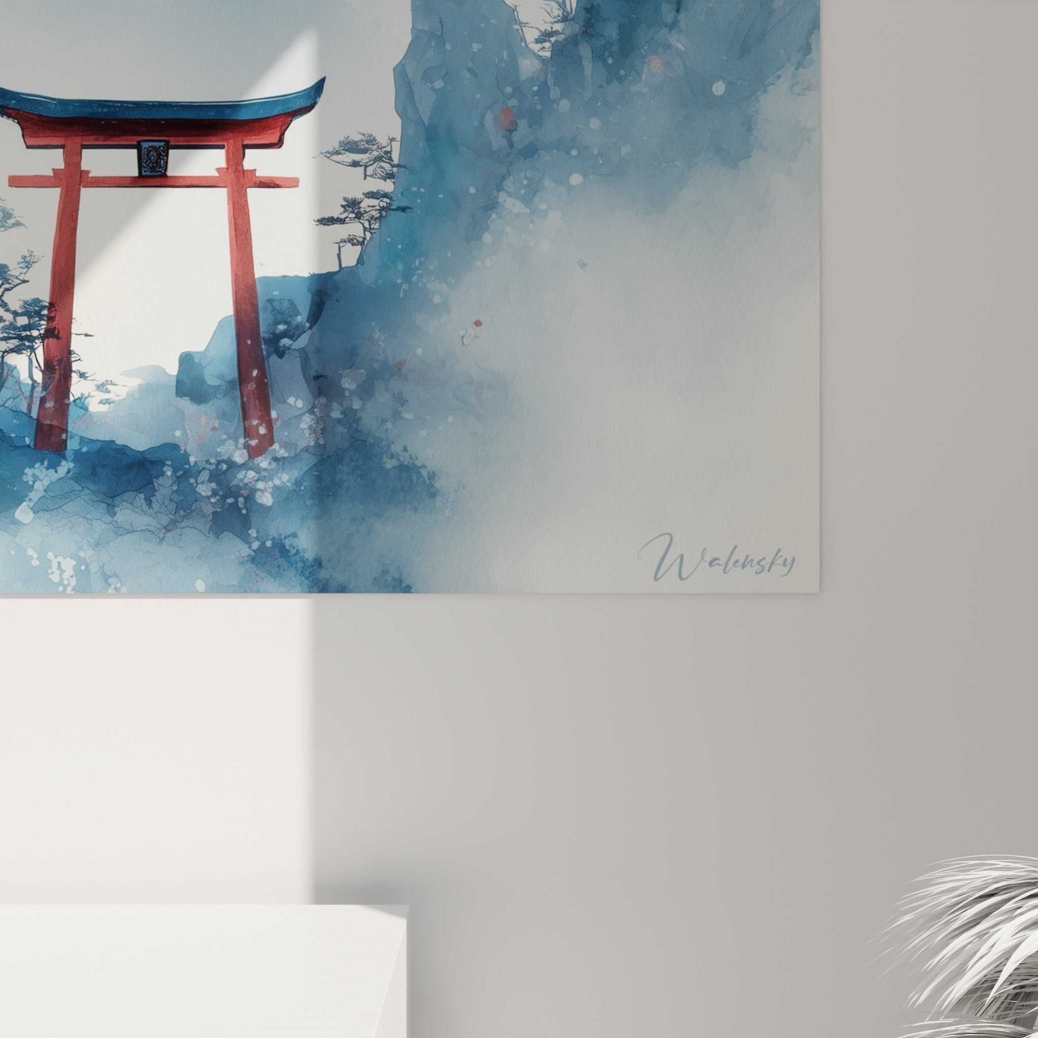 Vue d'ensemble tableau torii montagne bleue cerisier rose dans intérieur contemporain