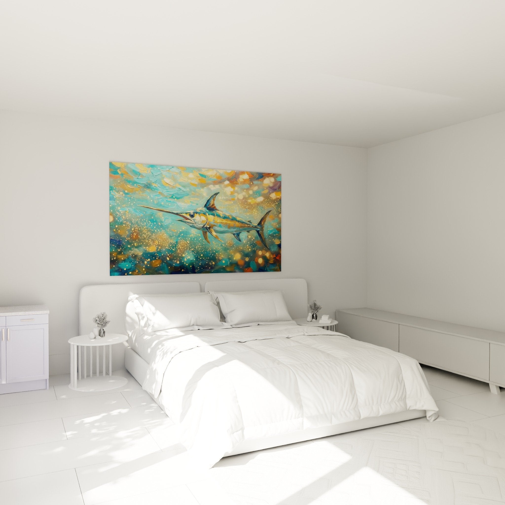 Türkiser goldener Schwertfisch in modernem Schlafzimmer mit weißer Wand und reduzierter zeitgenössischer Dekoration
