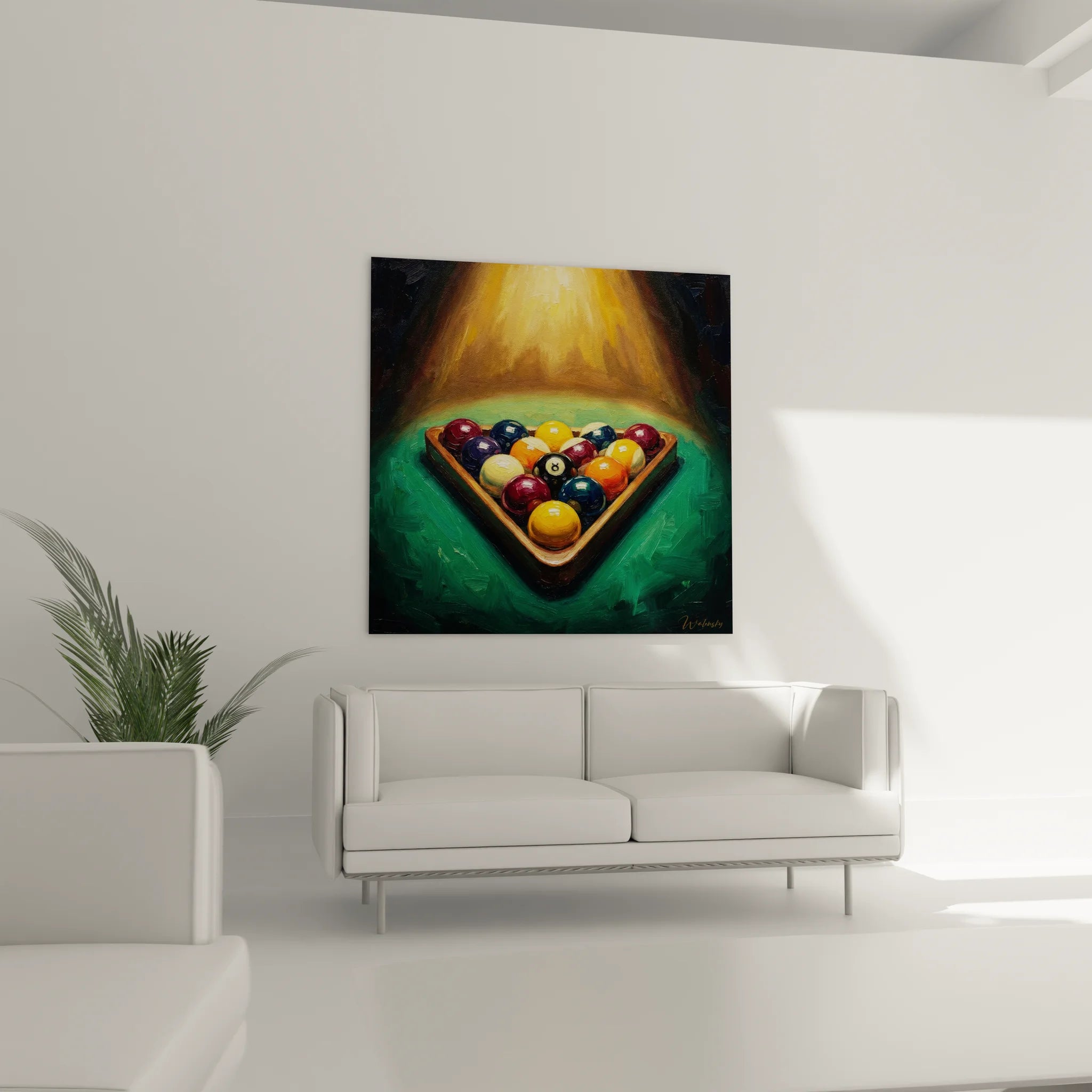 Gros plan triangle billes billard colorées rouge bleu jaune sur tapis vert