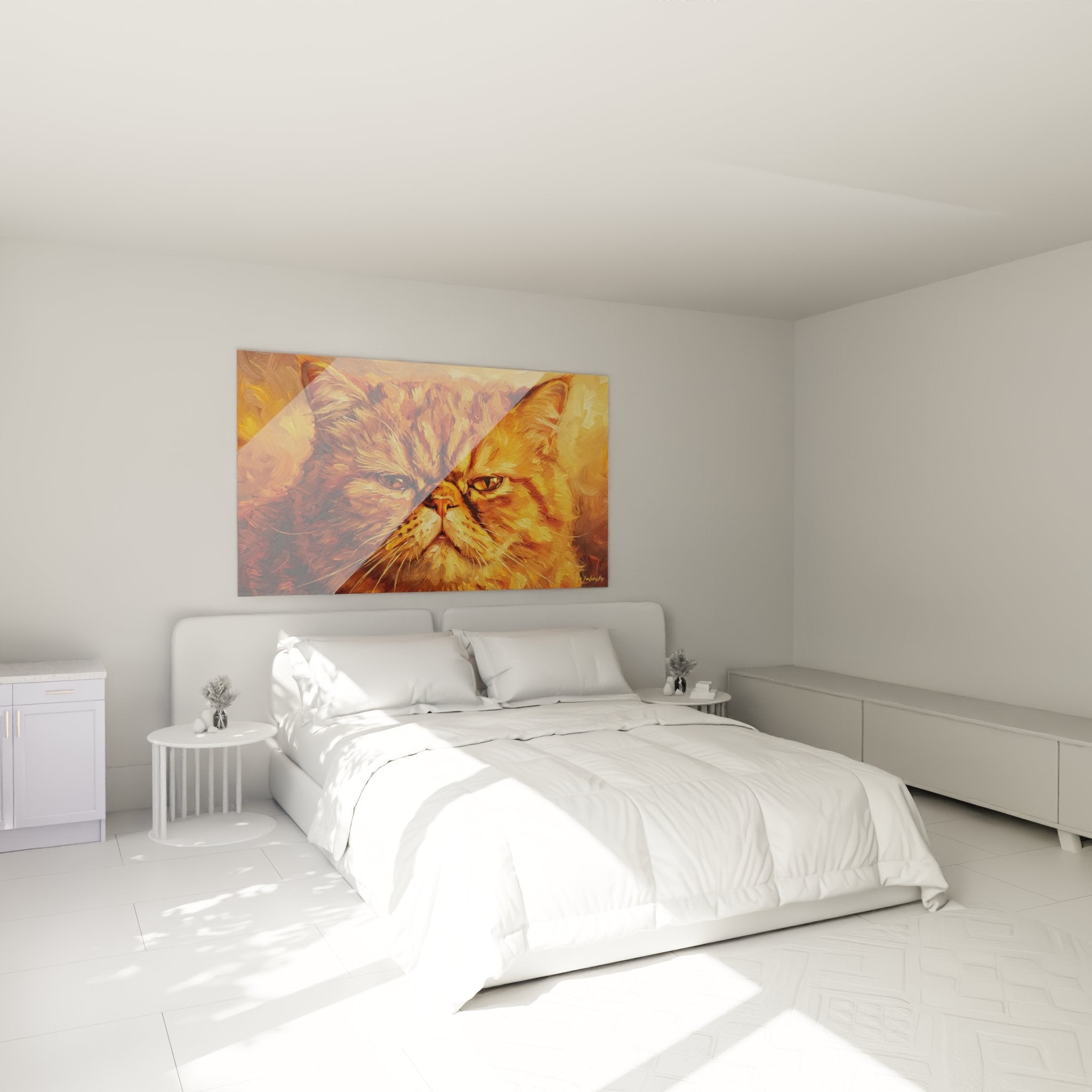 Quadro gatto Exotic Shorthair con fiamme dorate appeso in camera moderna, decorazione murale felina