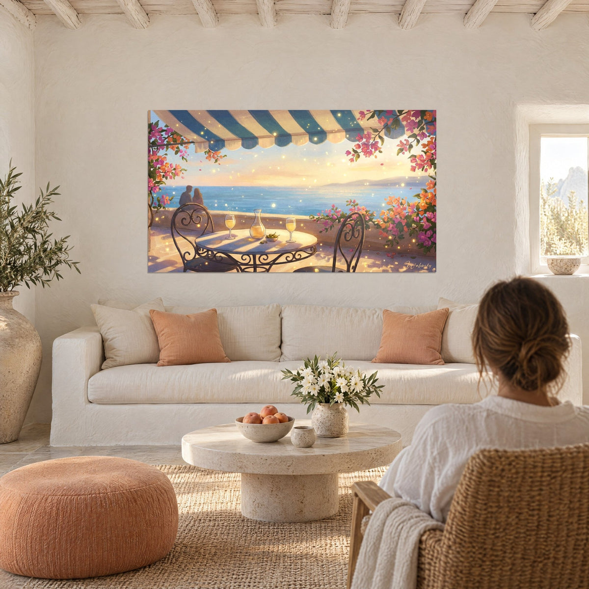 Cuadro terraza frente al mar, toldo a rayas azul y crema, buganvillas rosas, encima de un sofá en un salón luminoso