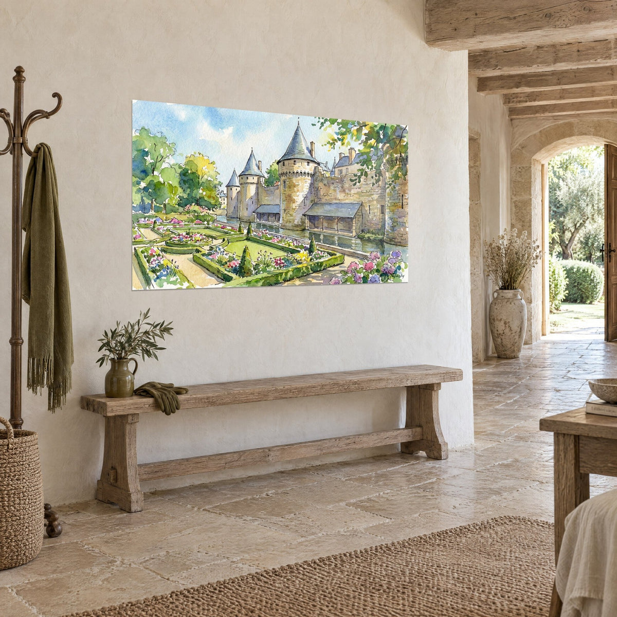 Quadro fortezza bretone con tetti conici grigio-azzurri, fossato verde e aiuole rosa, appeso a un muro di pietra di una casa di campagna