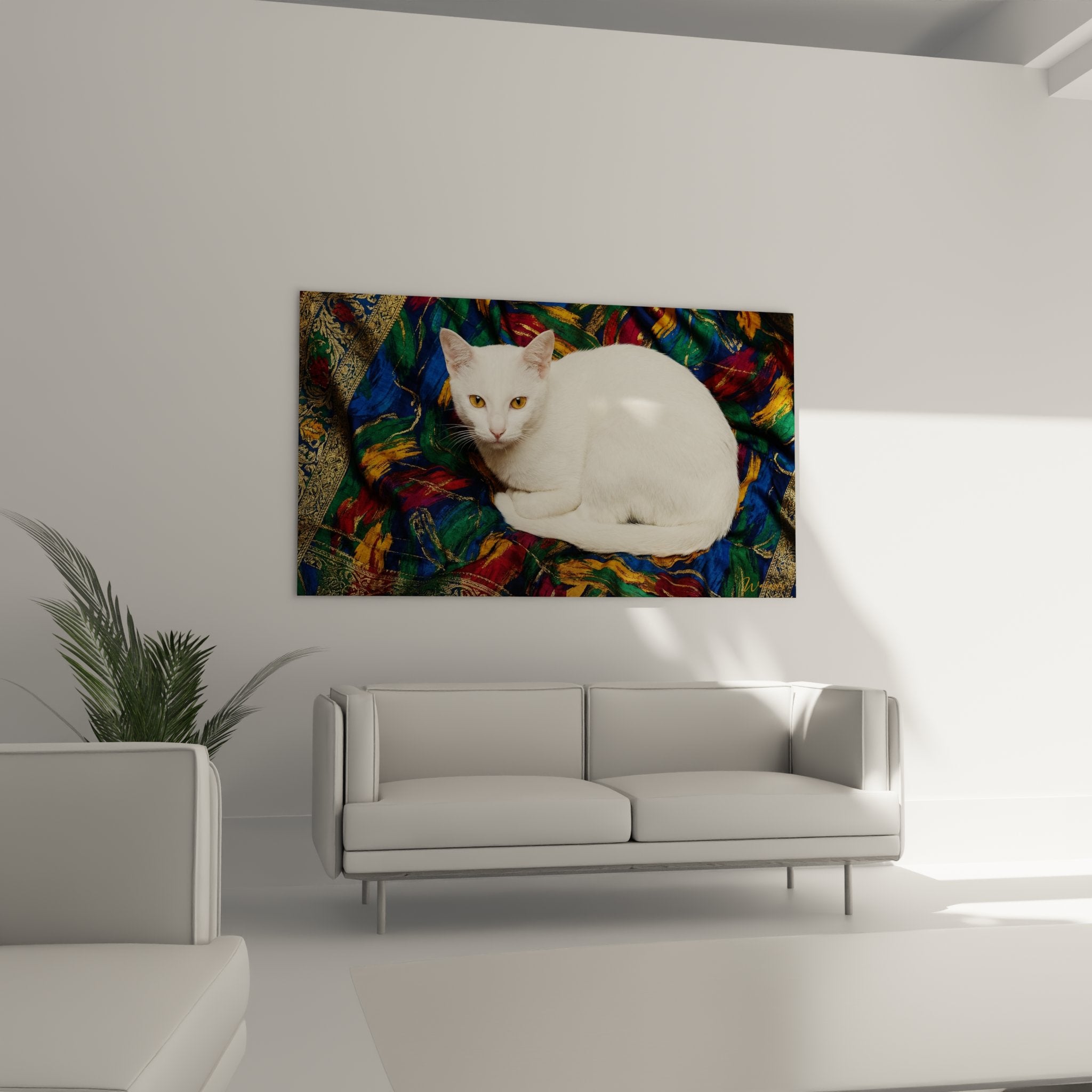 Nahaufnahme Gemälde weiße Katze makelloses Fell intensiv goldene Augen auf besticktem Stoff farbenfrohe orientalische Muster