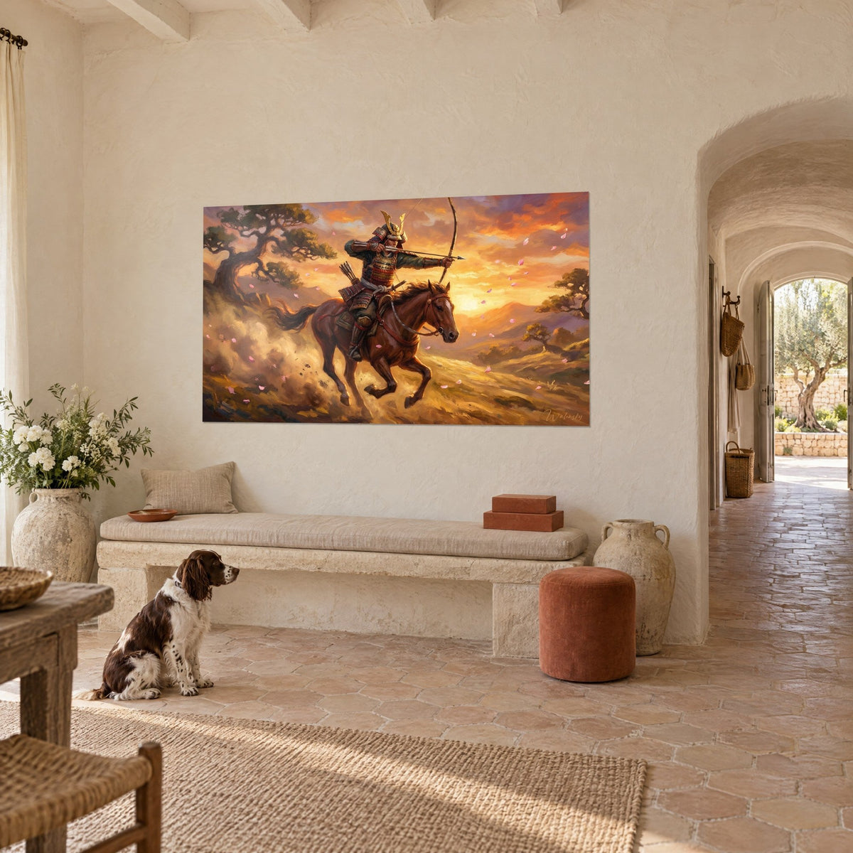 Quadro guerriero a cavallo al galoppo sfrenato, cavallo baio, petali rosa nella polvere, casolare provenzale con uno spaniel