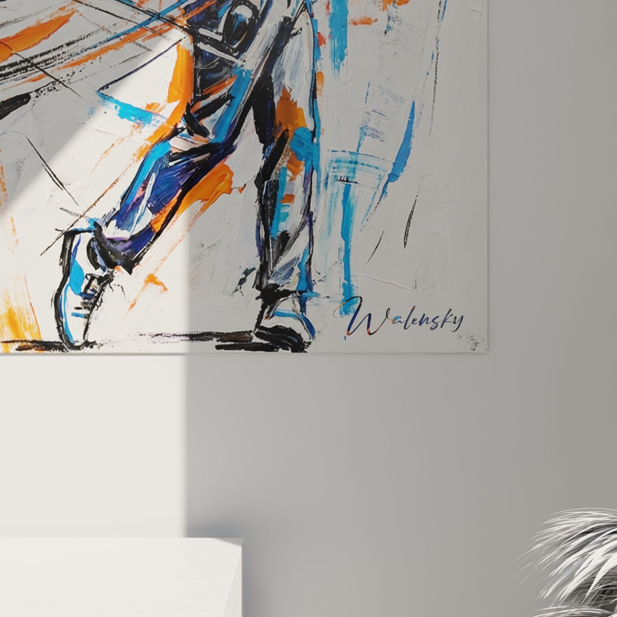 Vue d'ensemble du tableau golf contemporain avec golfeurs dynamiques aux couleurs vives dans salon moderne